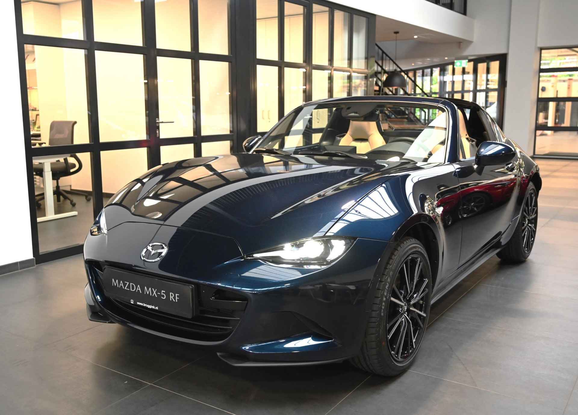 Mazda MX-5 RF SkyActiv-G 184 6MT Kazari Model 2024 *Actie: nu met €3.000 inruilvoordeel* - 1/61