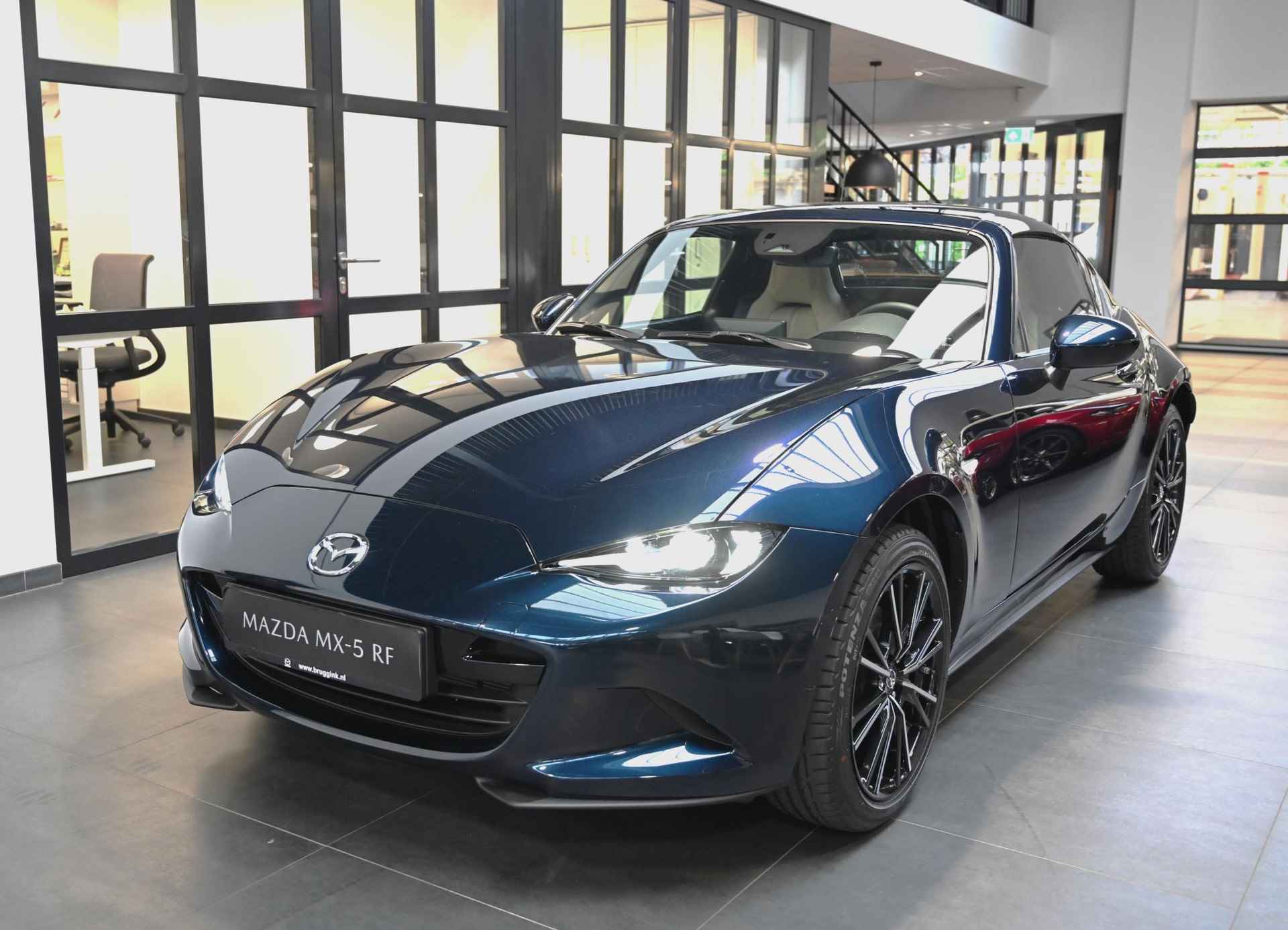 Mazda MX-5 RF SkyActiv-G 184 6MT Kazari Model 2024 *Actie: nu met €3.000 inruilvoordeel* - 4/61