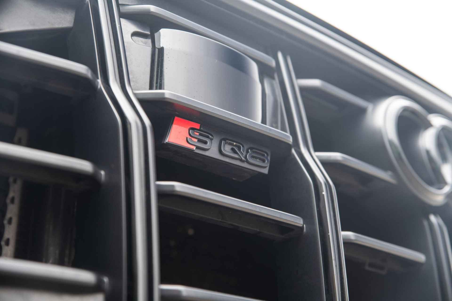 Audi SQ8 4.0 TFSI quattro / PANODAK / TOUR / HEAD UP - 33/59