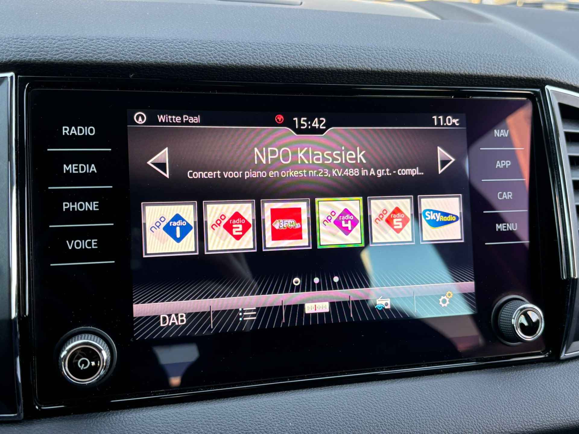 Škoda Karoq 1.5 TSI 150 pk Style 7-DSG | Apple Carplay | Stoelverwarming | Cruise control | - 24/32