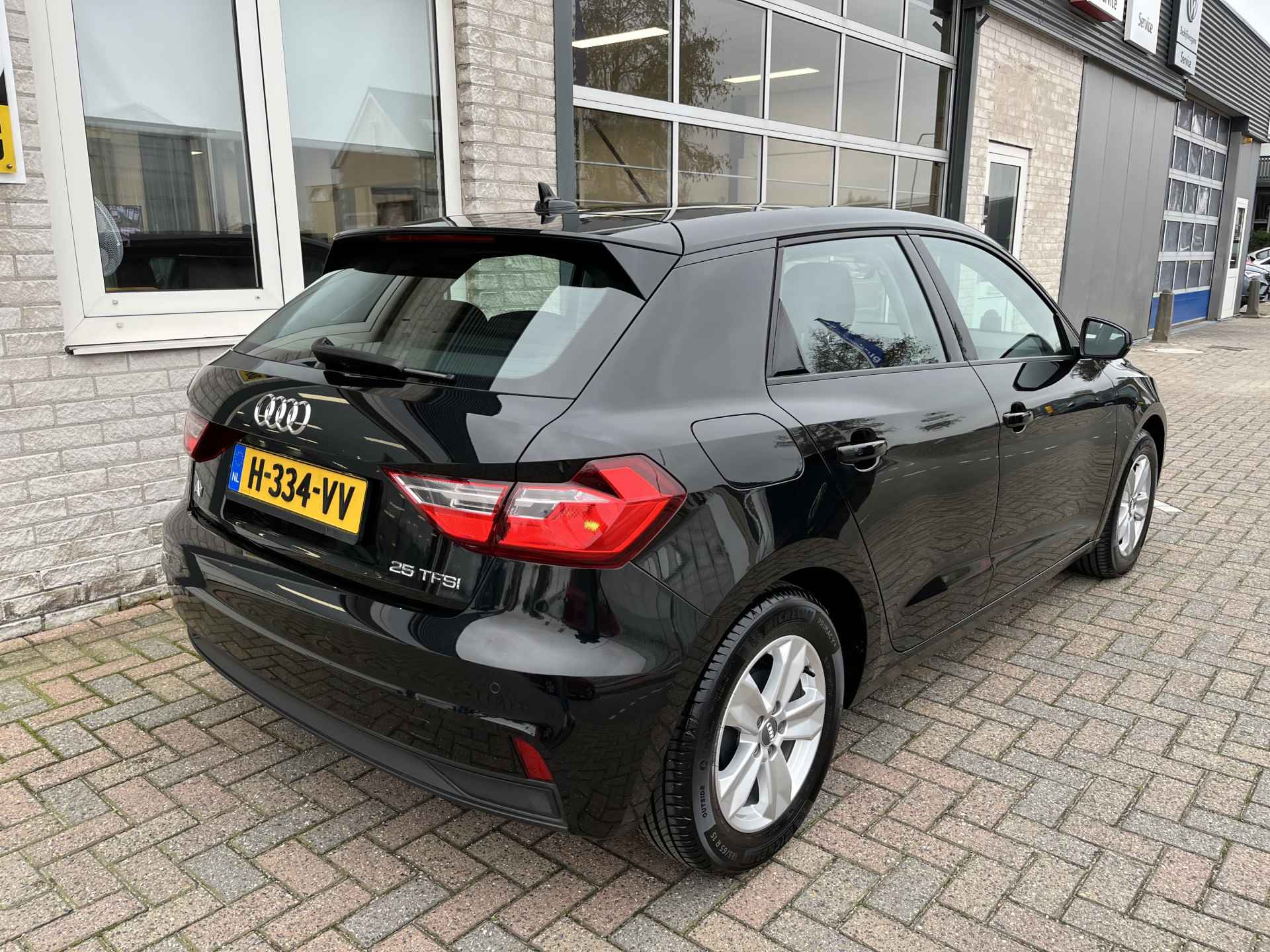 Audi A1 Sportback 25 TFSI Pro Line / AUTOMAAT/ CRUISE/ APPLE CARPLAY/ ANDROID AUTO/ AIRCO/ PARK. SENSOREN/ VIRTUAL COCKPIT/ 15"LMV - 32/36