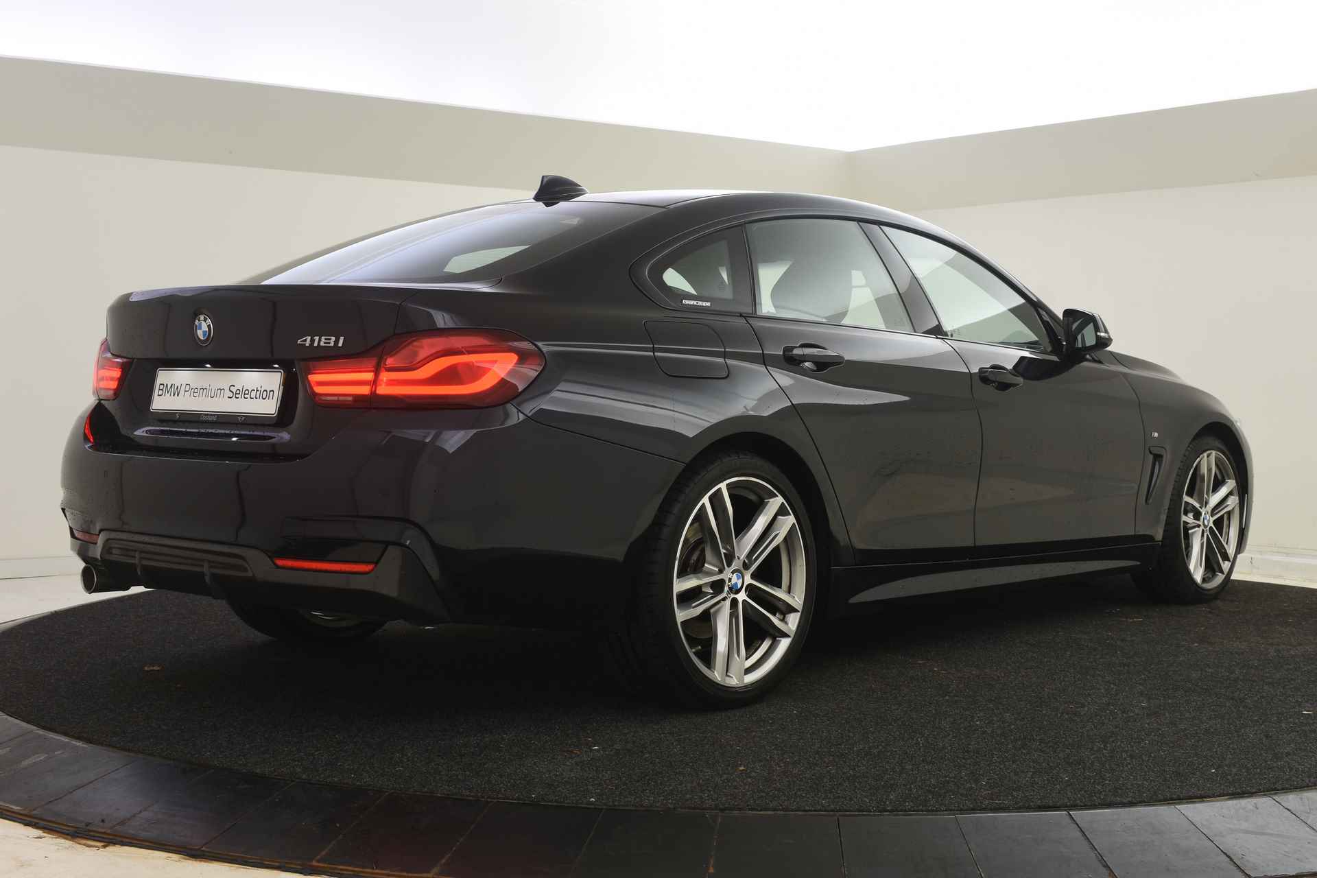 BMW 4 Serie Gran Coupé 418i Executive M Sport Automaat / Sportstoelen / Navigatie Professional / Cruise Control / M Sportonderstel - 3/46