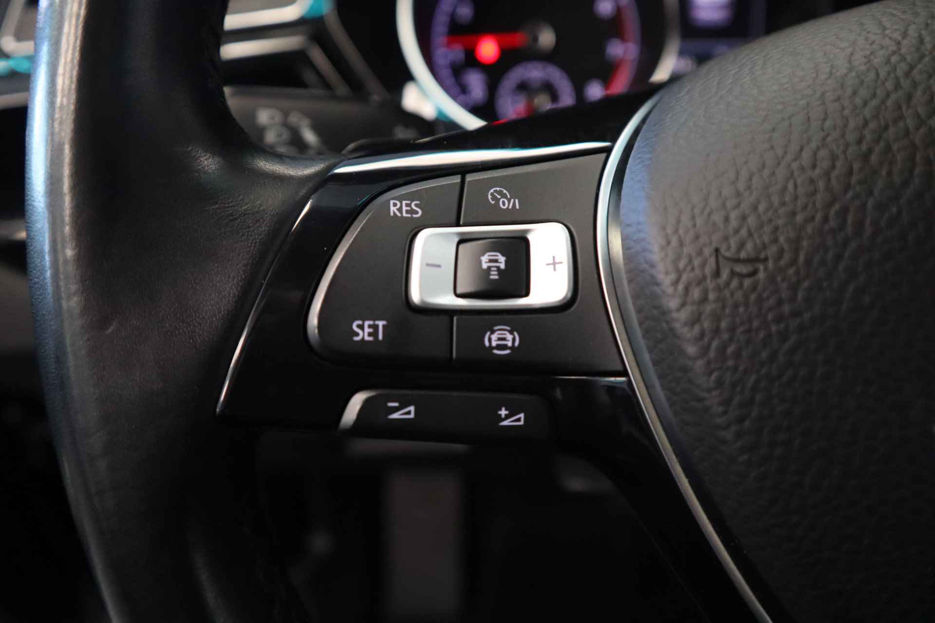 Volkswagen Touran 1.5 TSI Highline Business R 7p Automaat, Panoramadak , All seasons LMV Navigatie. - 14/28