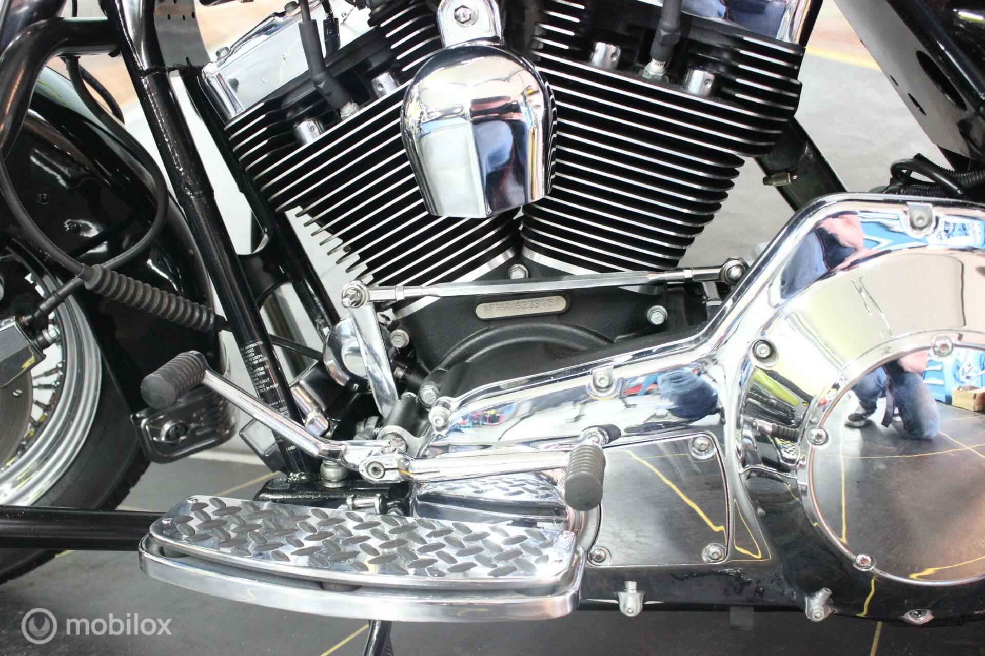 Harley Davidson 88 FLHRCI Road King Classic - 5/10