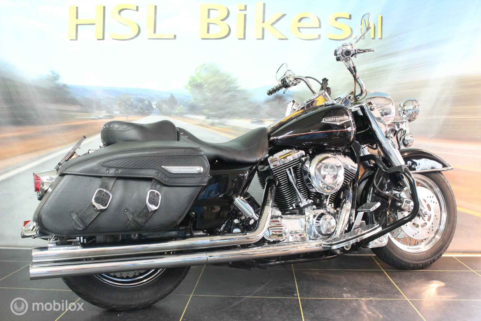 Harley Davidson 88 FLHRCI Road King Classic - 7/10