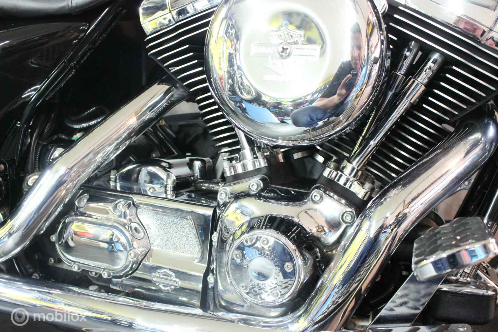 Harley Davidson 88 FLHRCI Road King Classic - 10/10