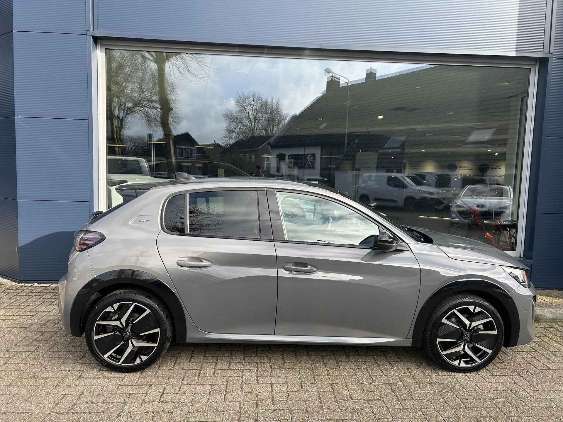 Peugeot 208 Hybrid 100 e-DCS6 GT | Nieuwste Model 208 | Hybride Elektrisch rijden met Automaat | 360 Camera | Dode Hoek Detectie | Navigatie | Zwart Dak | Keyless Entry | LED Verlichting . - 22/49