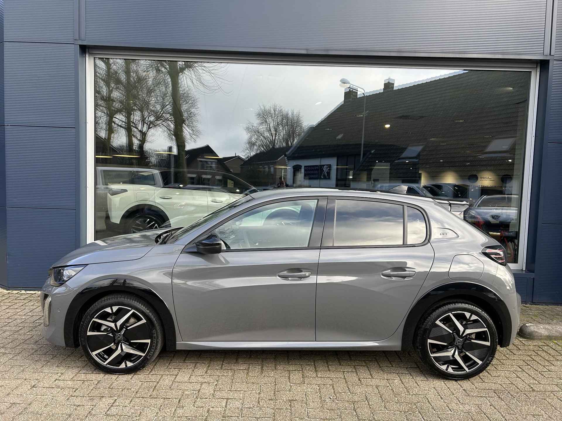 Peugeot 208 Hybrid 100 e-DCS6 GT | Nieuwste Model 208 | Hybride Elektrisch rijden met Automaat | 360 Camera | Dode Hoek Detectie | Navigatie | Zwart Dak | Keyless Entry | LED Verlichting . - 23/49