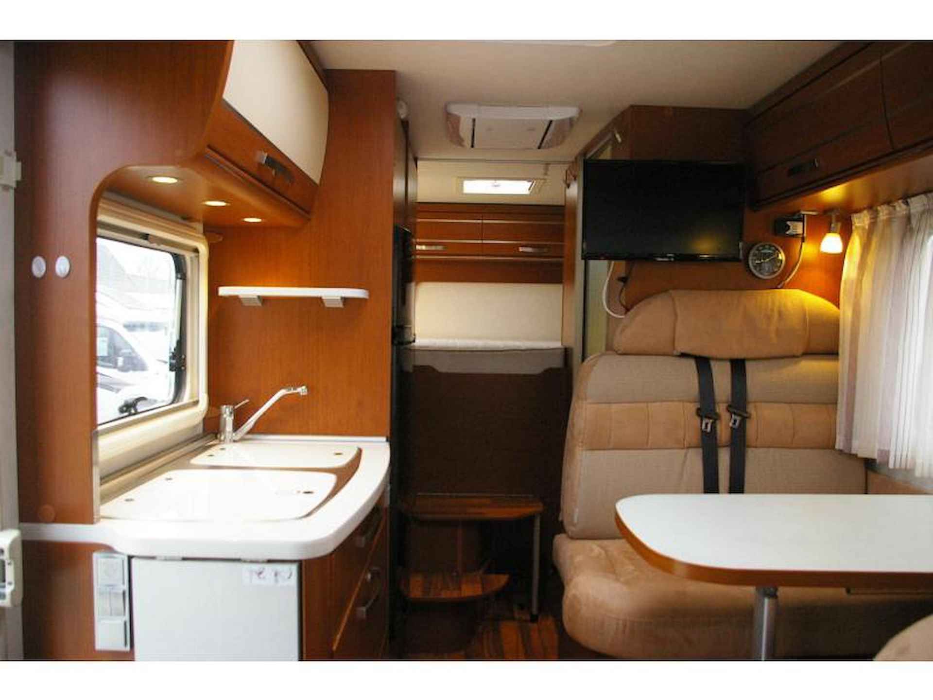 Hymer Exsis-I 644 Semi automaat, Dwarsbed - 8/14