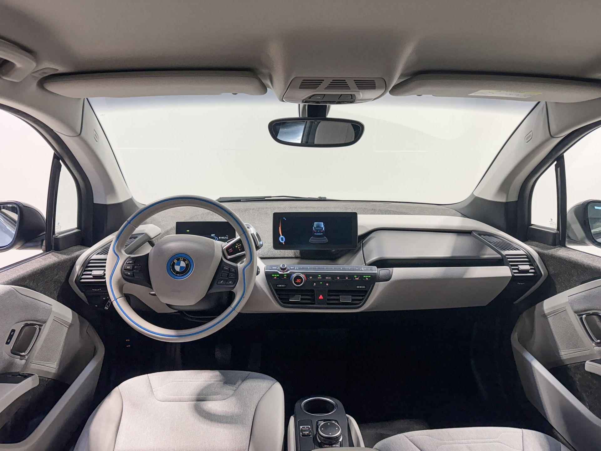 BMW i3 Comfort Advance - 10/22