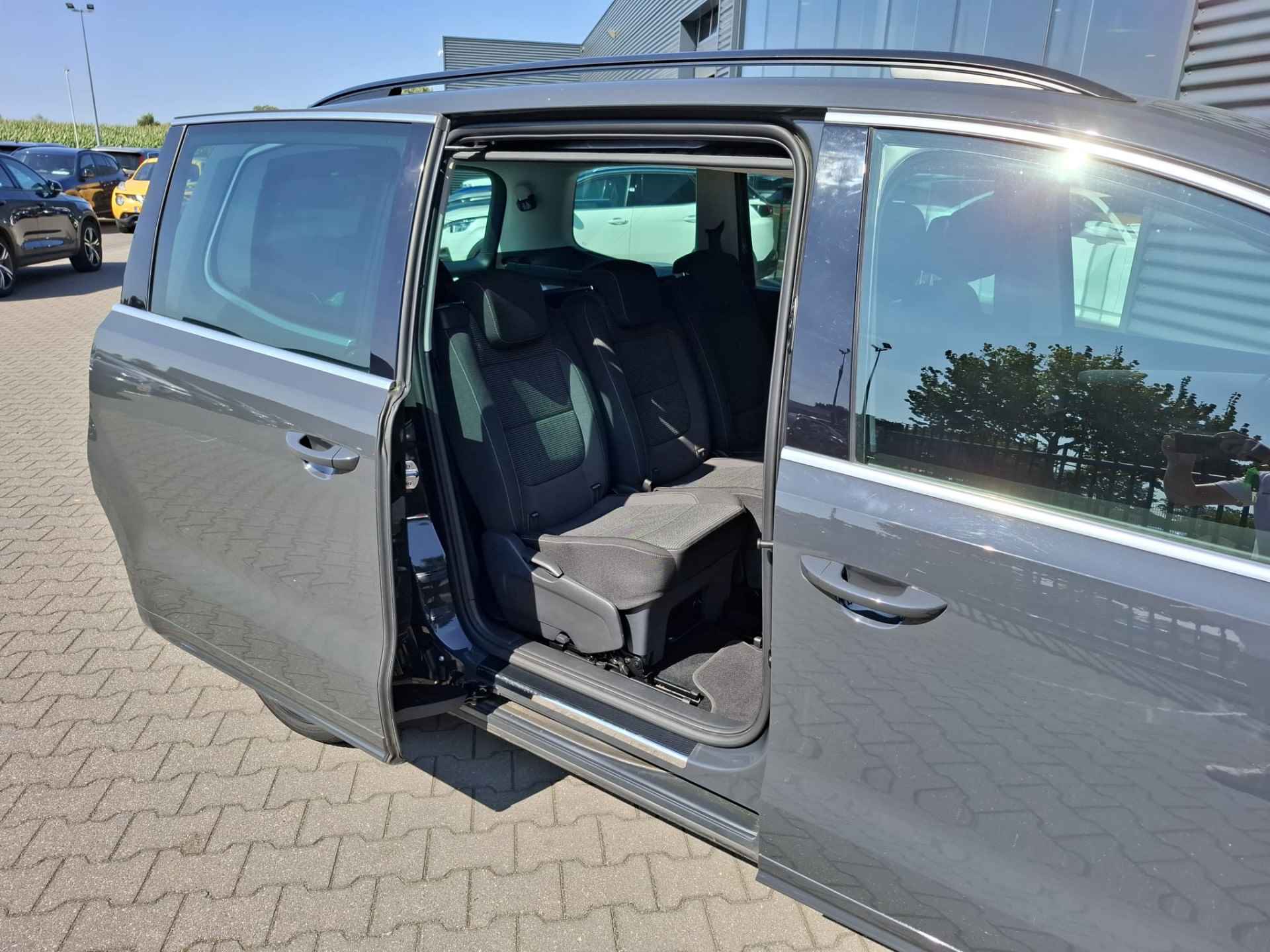 Volkswagen Sharan 1.4 TSI 150pk DSG Comfortline 7 Persoons | Navigatie | Cruise Control | Climate Control | L.M. 18" | Stoelverwarming | - 7/13