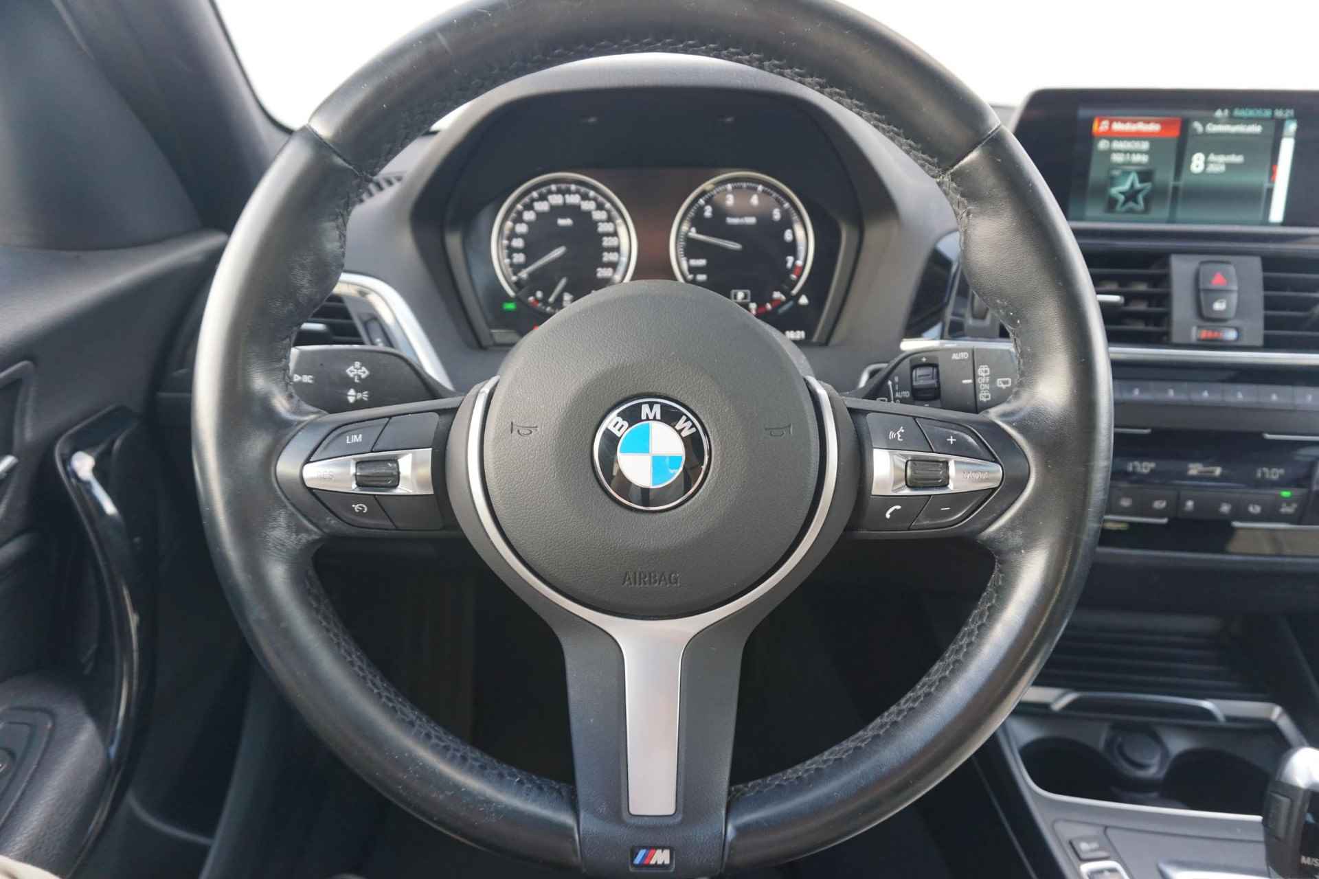 BMW 1-serie 5-deurs 118i M Sport / Panorama Dak / Automaat - 10/30