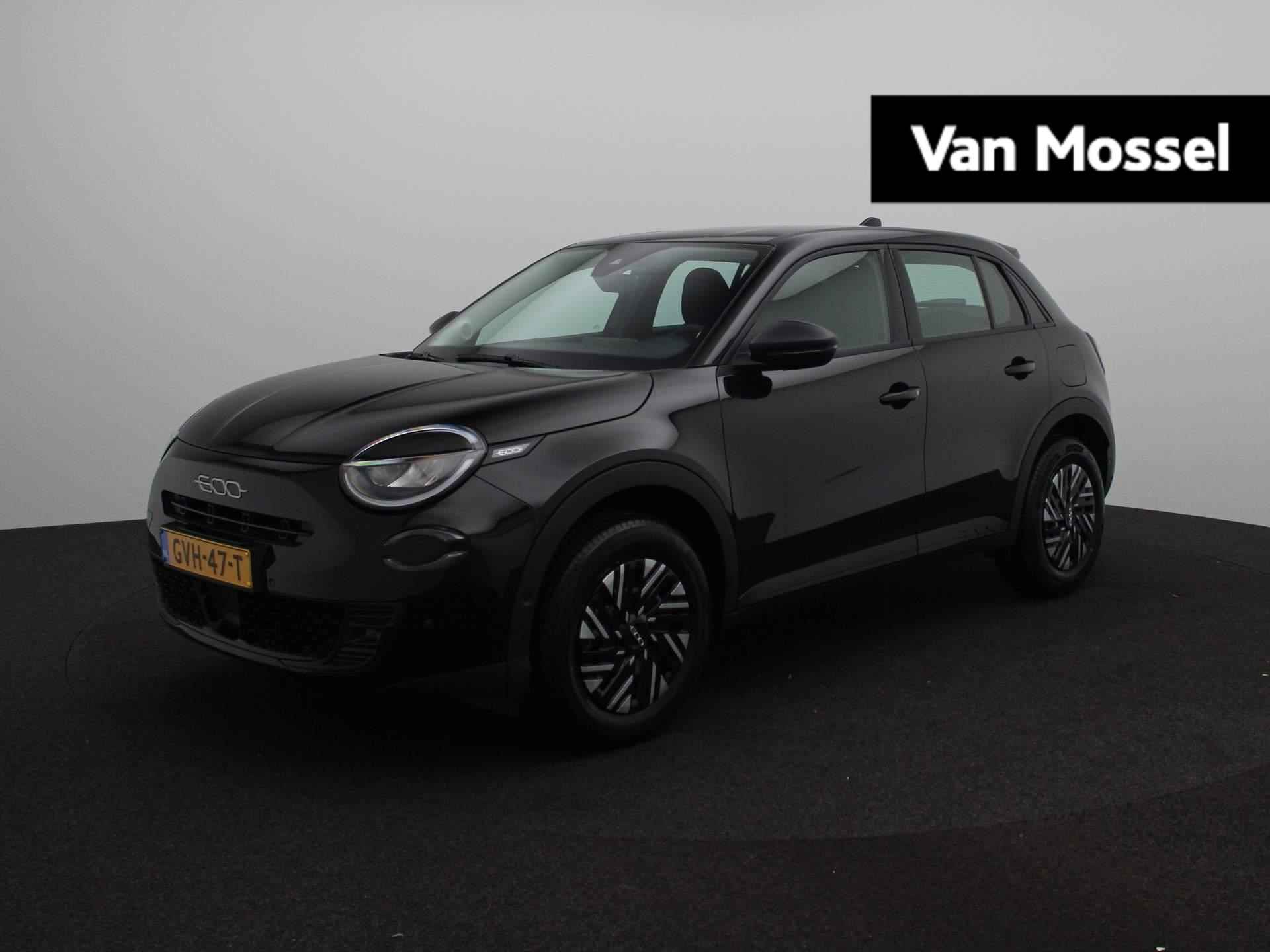 Fiat 600 1.2 Hybrid 136 Urban | Parkeercamera Achter | Parkeersensoren Voor + Achter | Apple Carplay & Android Auto | LED Koplampen | - 1/24