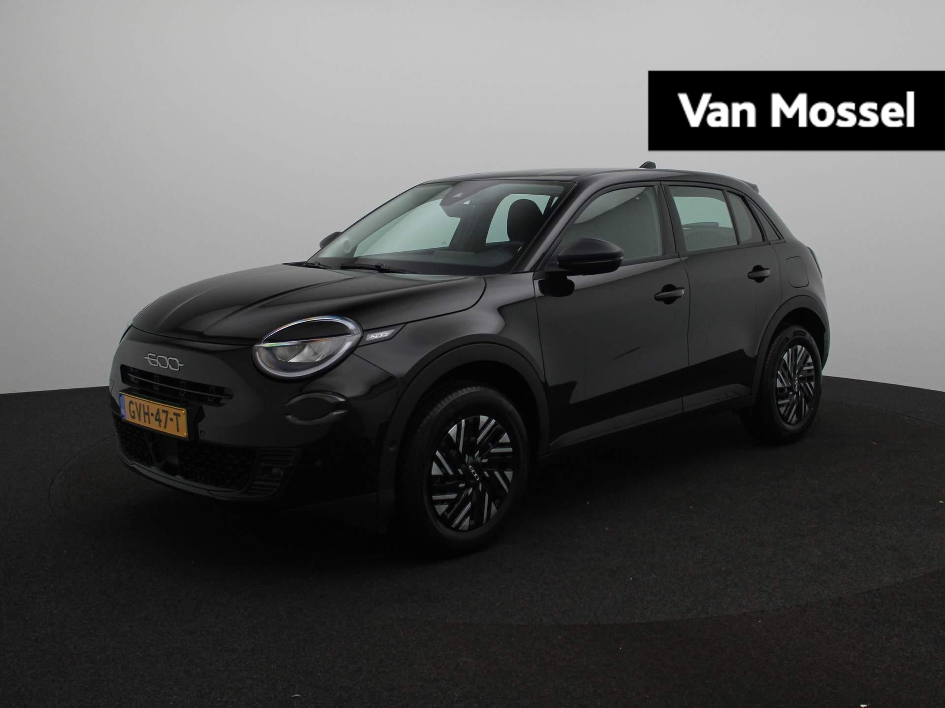 Fiat 600 1.2 Hybrid 136 Urban | Parkeercamera Achter | Parkeersensoren Voor + Achter | Apple Carplay & Android Auto | LED Koplampen |