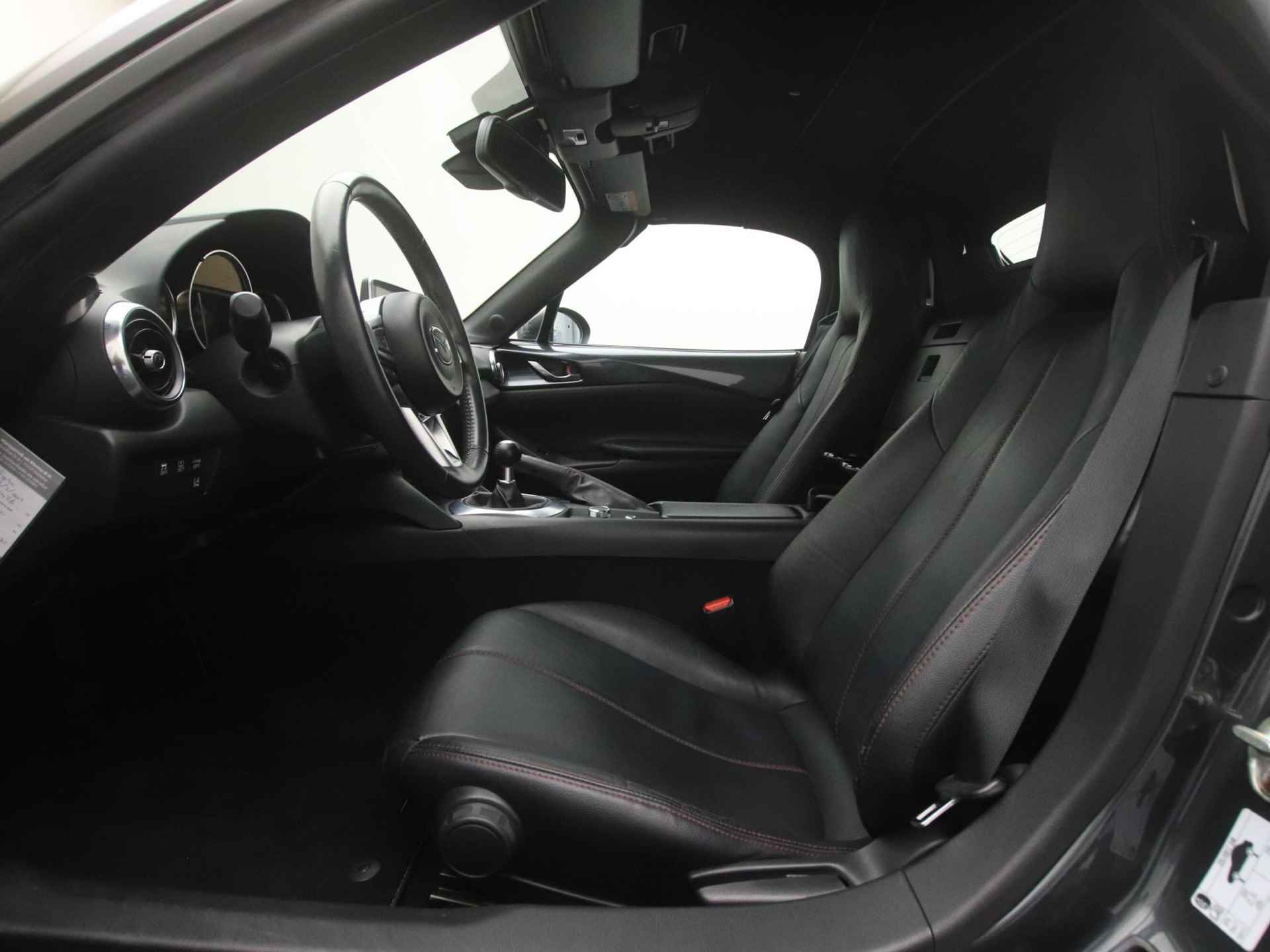 Mazda MX-5 Roadster 2.0 SkyActiv-G GT-M met Apple CarPlay en all-weather banden : dealer onderhouden - 21/50
