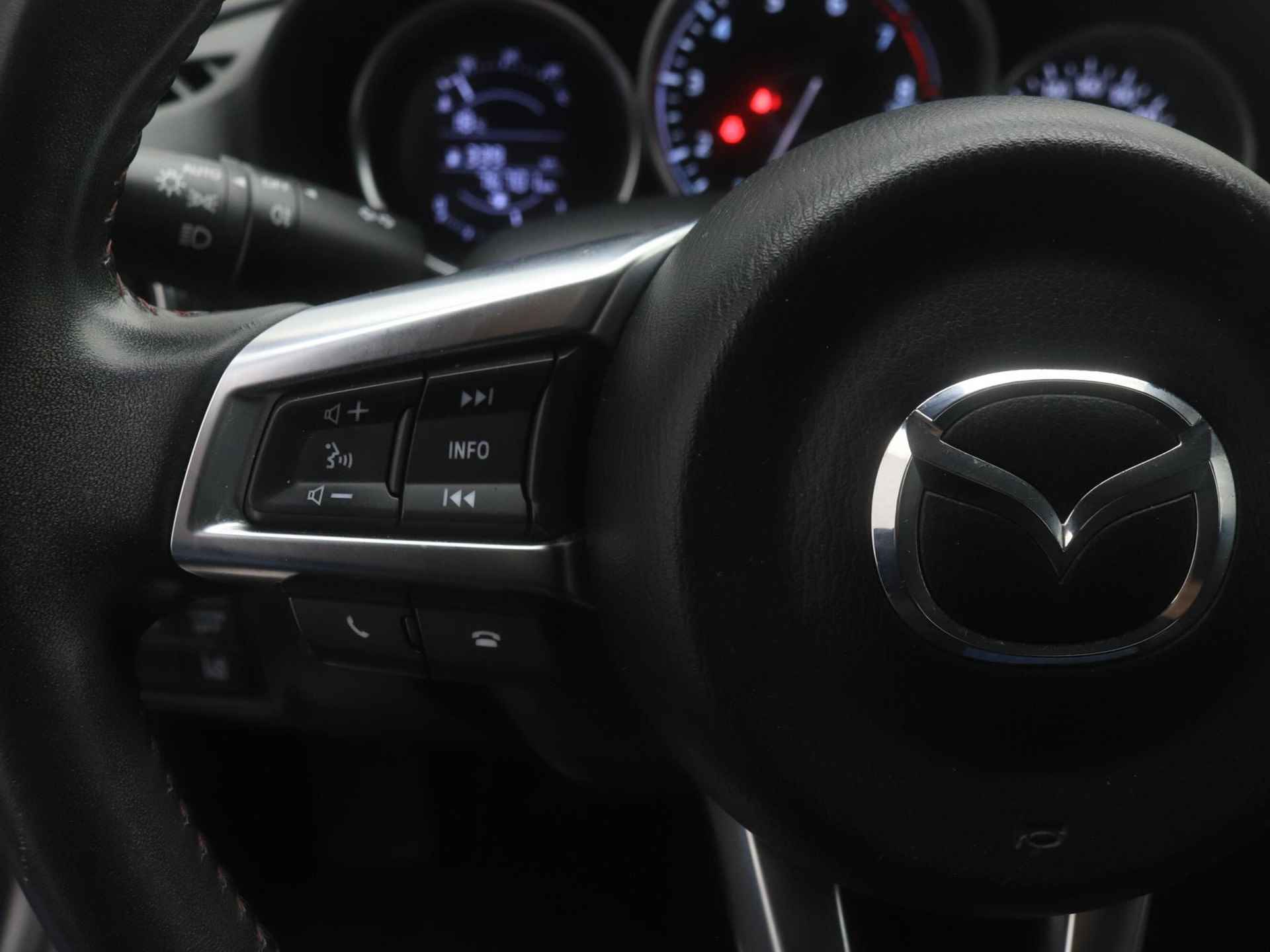 Mazda MX-5 Roadster 2.0 SkyActiv-G GT-M met Apple CarPlay en all-weather banden : dealer onderhouden - 27/50
