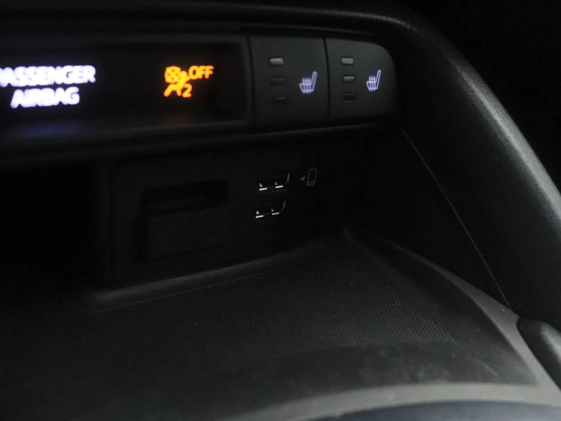 Mazda MX-5 Roadster 2.0 SkyActiv-G GT-M met Apple CarPlay en all-weather banden : dealer onderhouden - 38/50