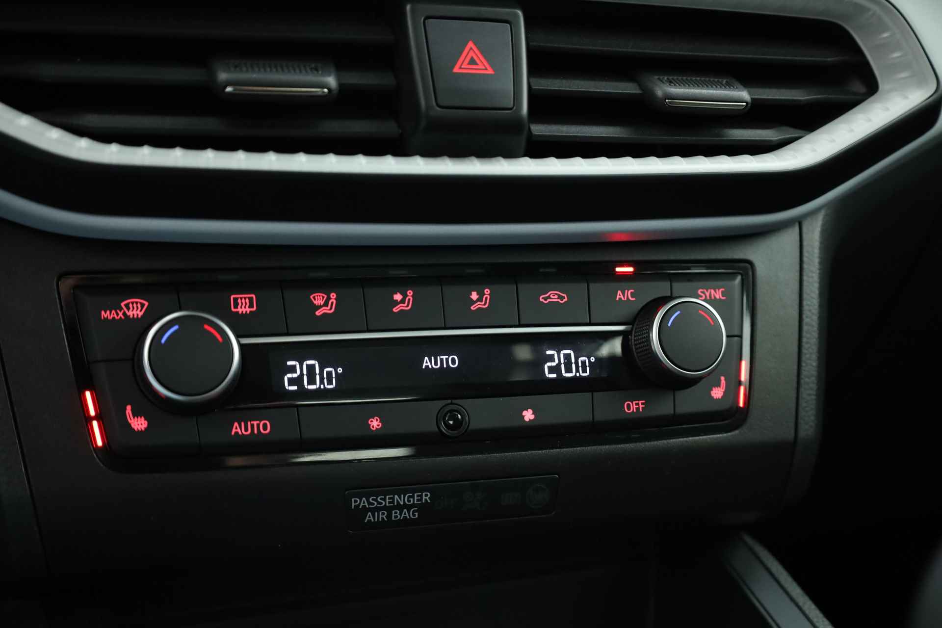 SEAT Ibiza 1.0 EcoTSI Style | Navi by App | Stoelverw. | LED | Digi. Dashboard | Clima - 16/25