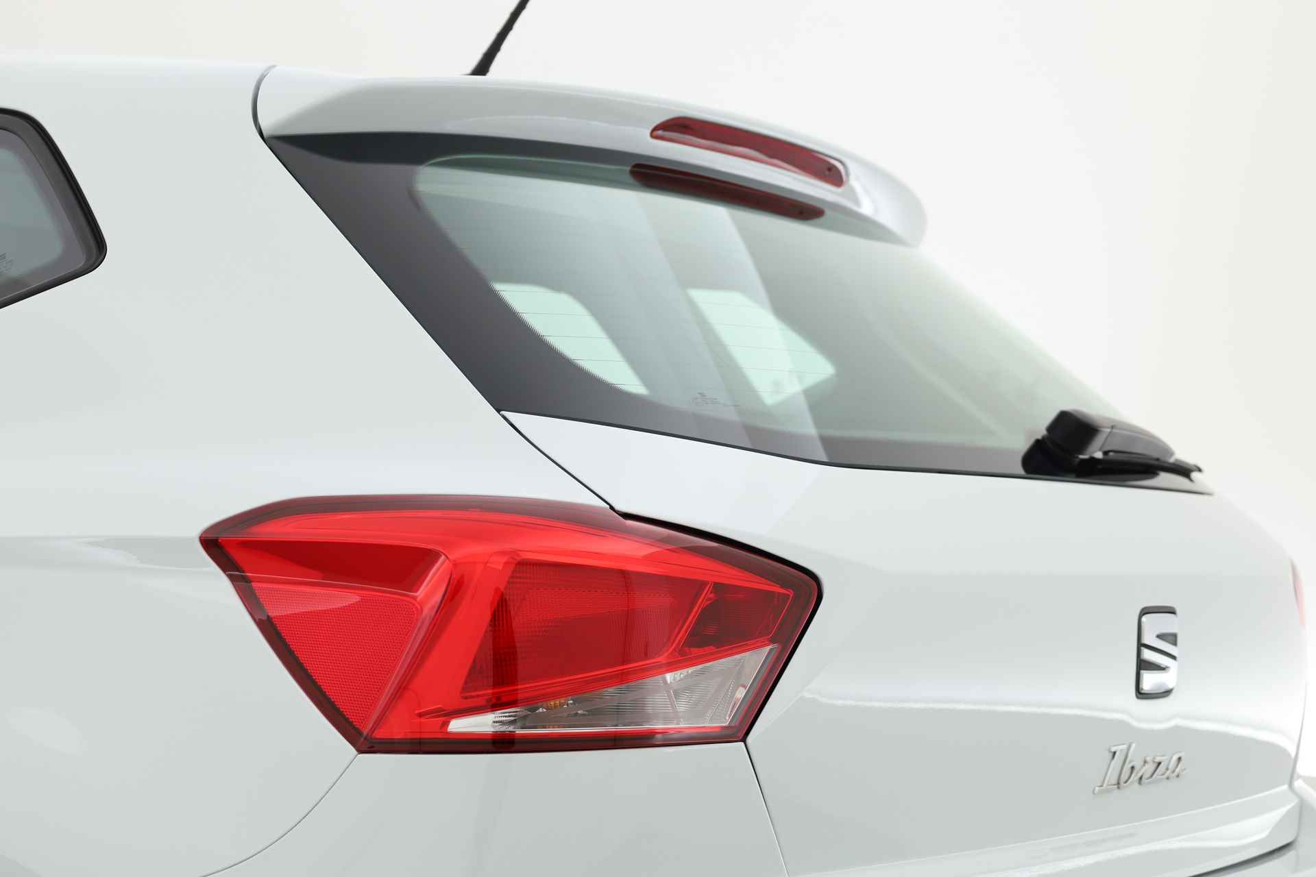 SEAT Ibiza 1.0 EcoTSI Style | Navi by App | Stoelverw. | LED | Digi. Dashboard | Clima - 24/25