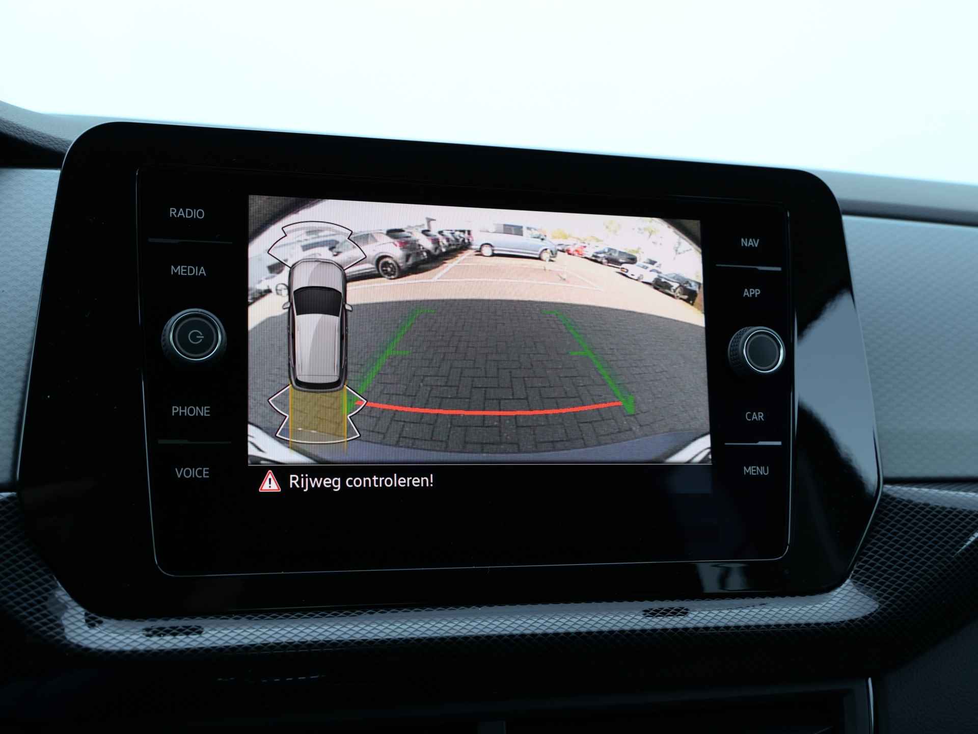Volkswagen T-Cross 1.0 TSI Life Edition | Navigatie | Camera | Keyless | Stoelverwarming | - 24/41
