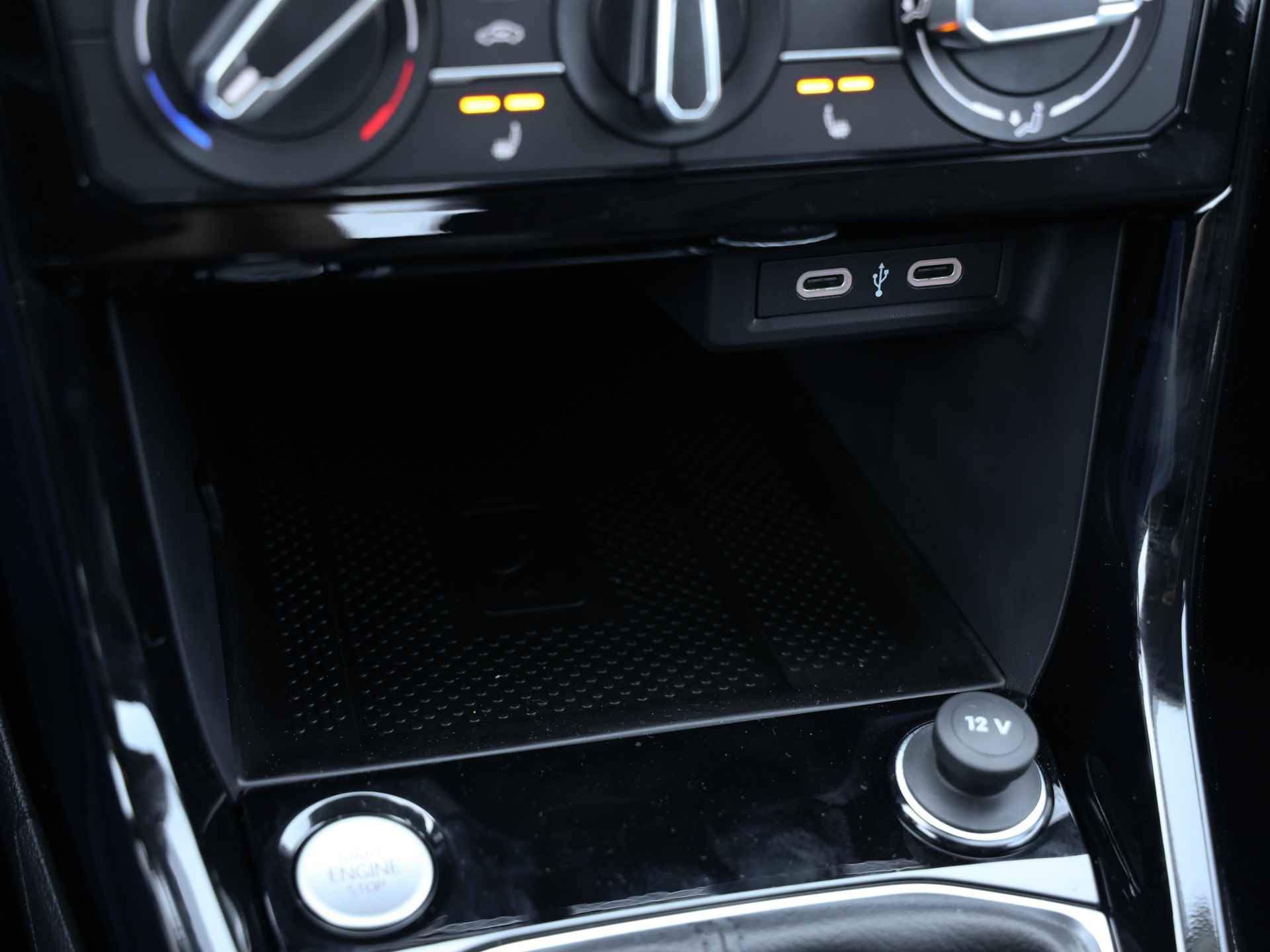 Volkswagen T-Cross 1.0 TSI Life Edition | Navigatie | Camera | Keyless | Stoelverwarming | - 37/41