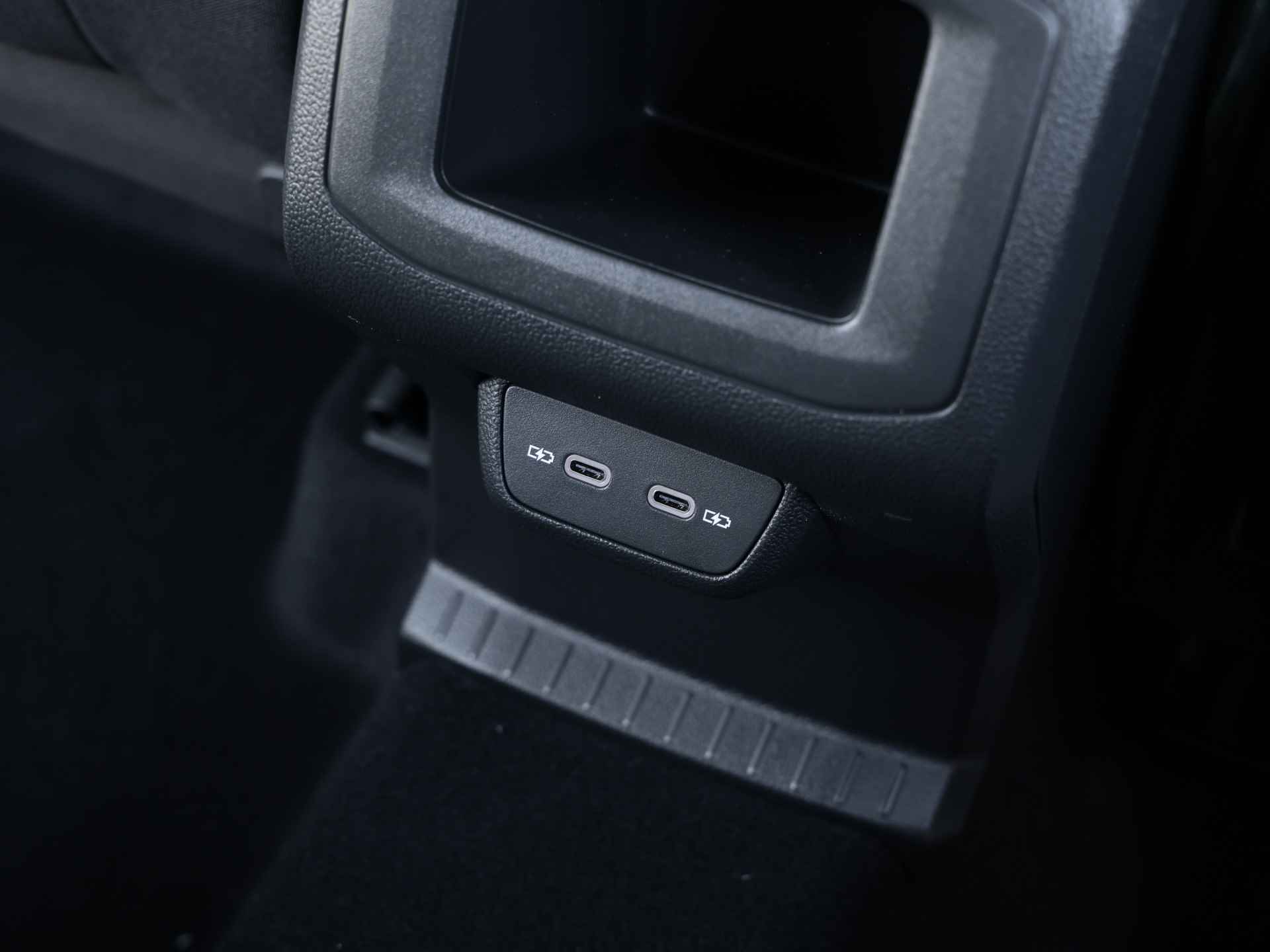 Volkswagen T-Cross 1.0 TSI Life Edition | Navigatie | Camera | Keyless | Stoelverwarming | - 41/41