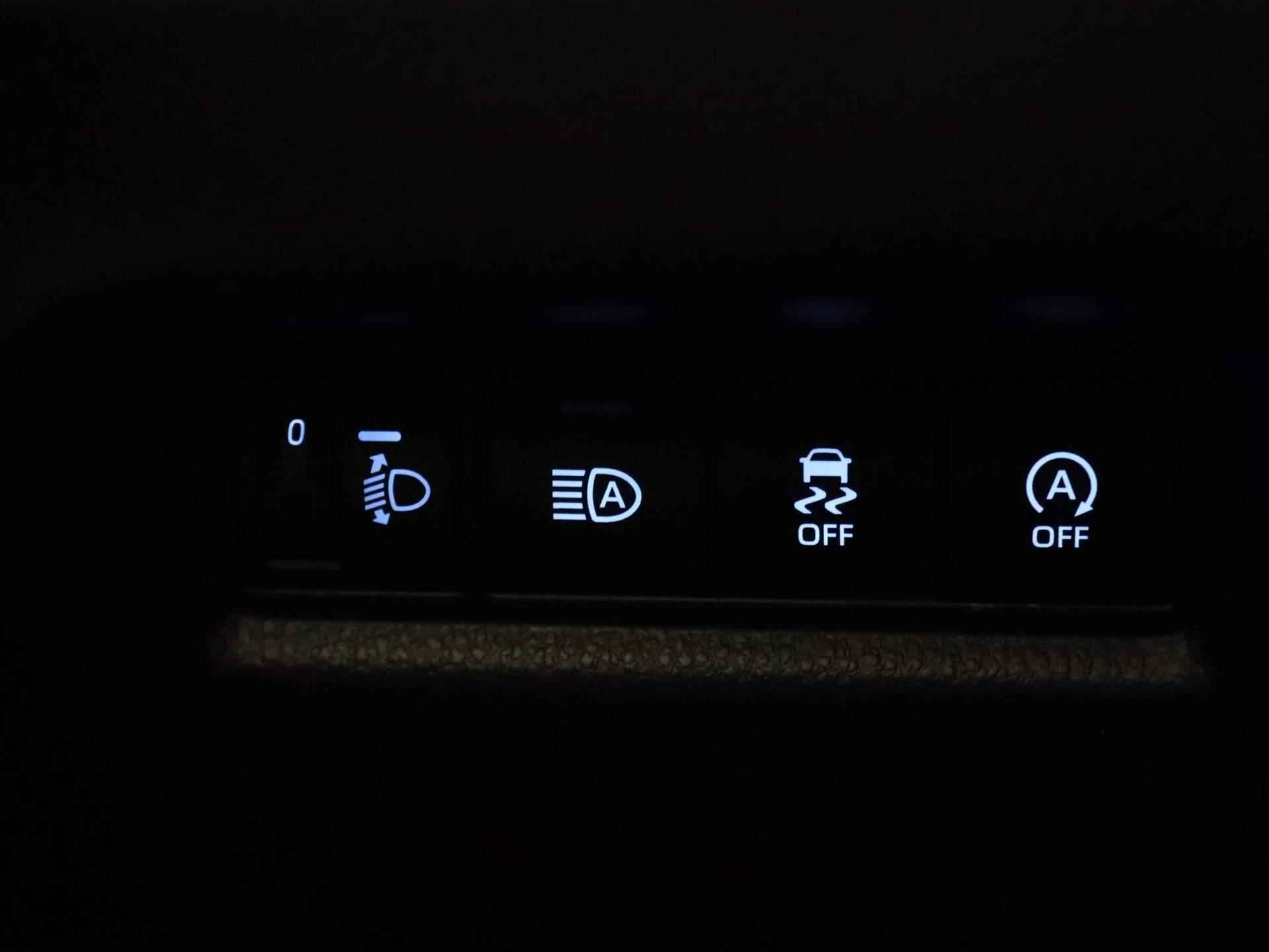 Toyota Aygo X 1.0 VVT-i MT play DEMONSTRATIE MODEL - APPLE CARPLAY/ANDROID AUTO - AIRCO - ACHTERUITRIJCAMERA - ADAPTIVE CRUISE CONTROL - 17/29