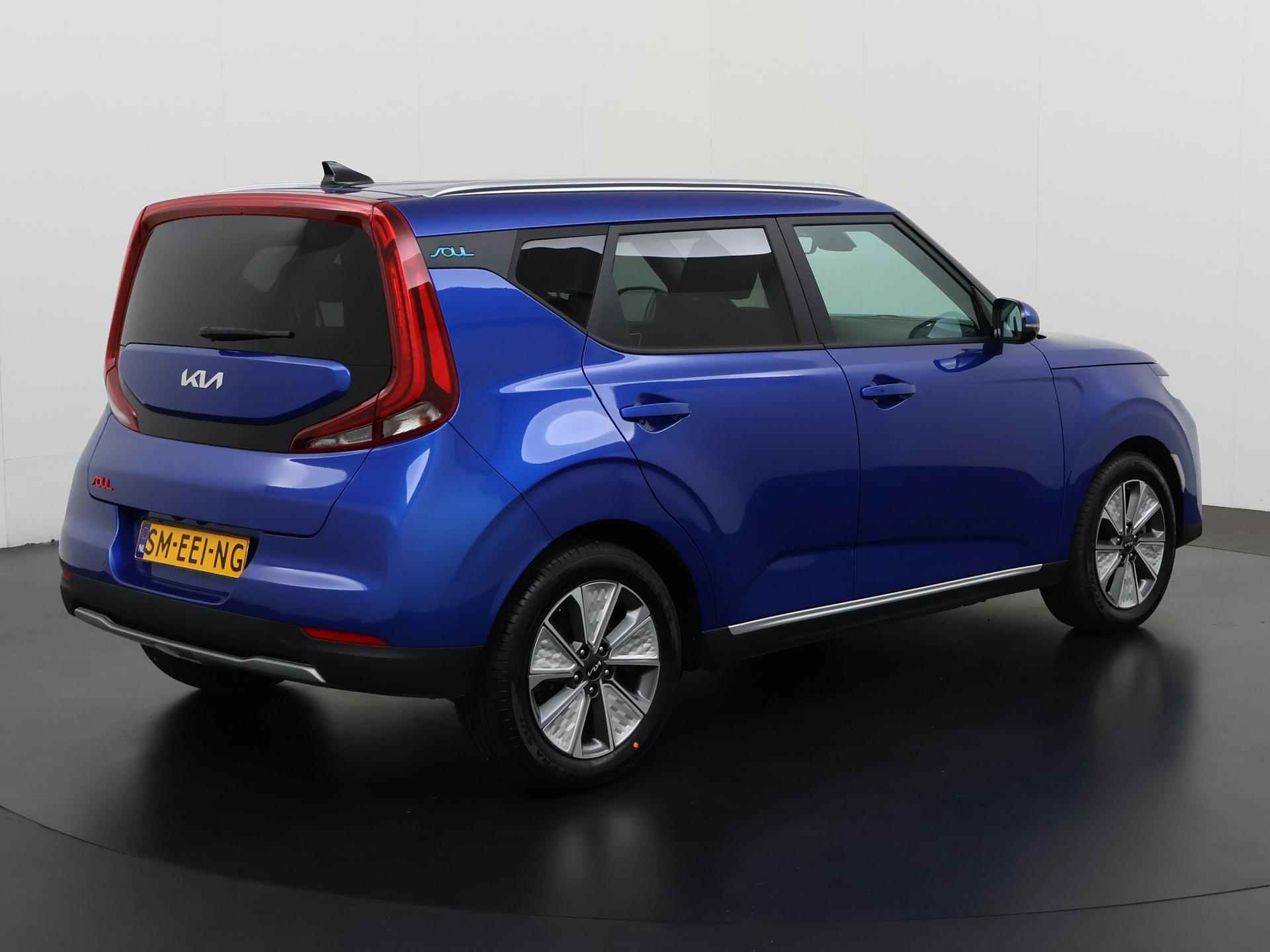 Kia e-Soul ExecutiveLine 64 kWh | 3 Fasen | Schuifdak | Leder | Zondag Open! - 4/44