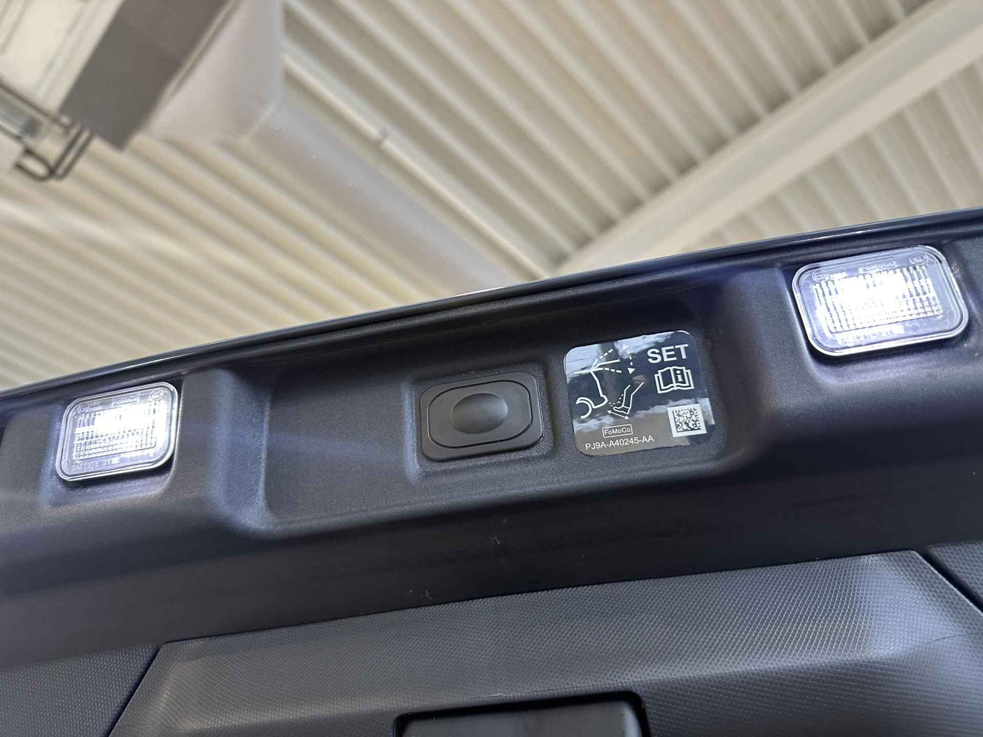 Ford Mustang Mach-E 98kWh Extended RWD Premium | Uit voorraad leverbaar | Panorama dak | Handsfree achterklep | B&O Audio | Adaptieve cruise | 360 Camera | - 17/19