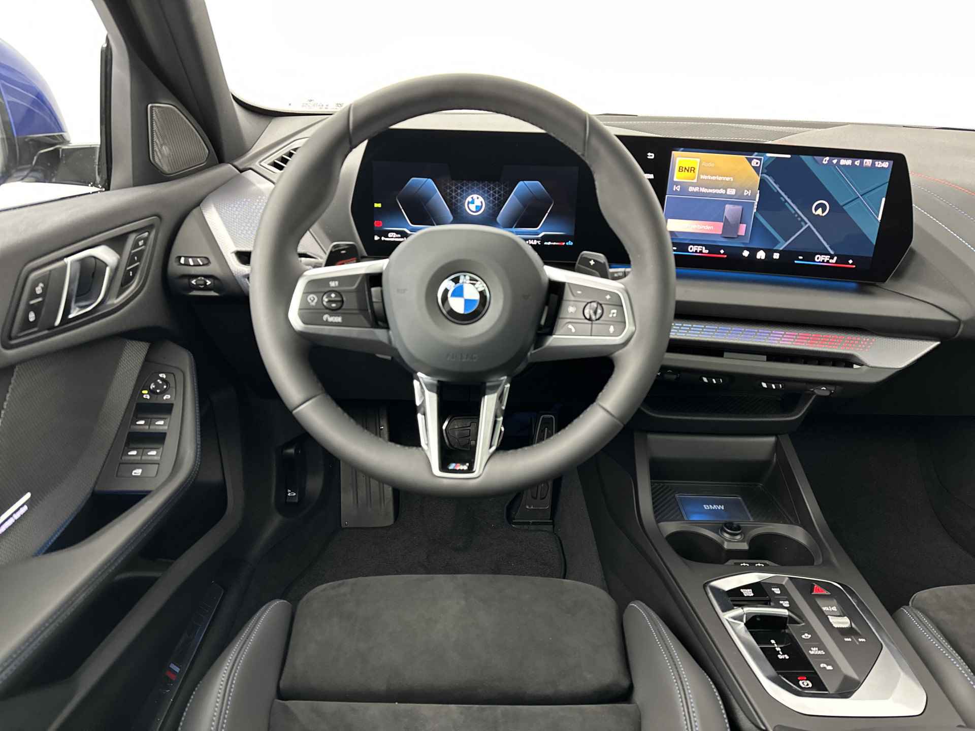 BMW 1-serie 120 | M Sportpakket Pro | Trekhaak met afneembare kogel | M Adaptief onderstel | Comfort Access | Glazen panoramadak | 	Elektrisch verstelbare stoelen | High-beam assistant | Harman-Kardon sound - 20/23