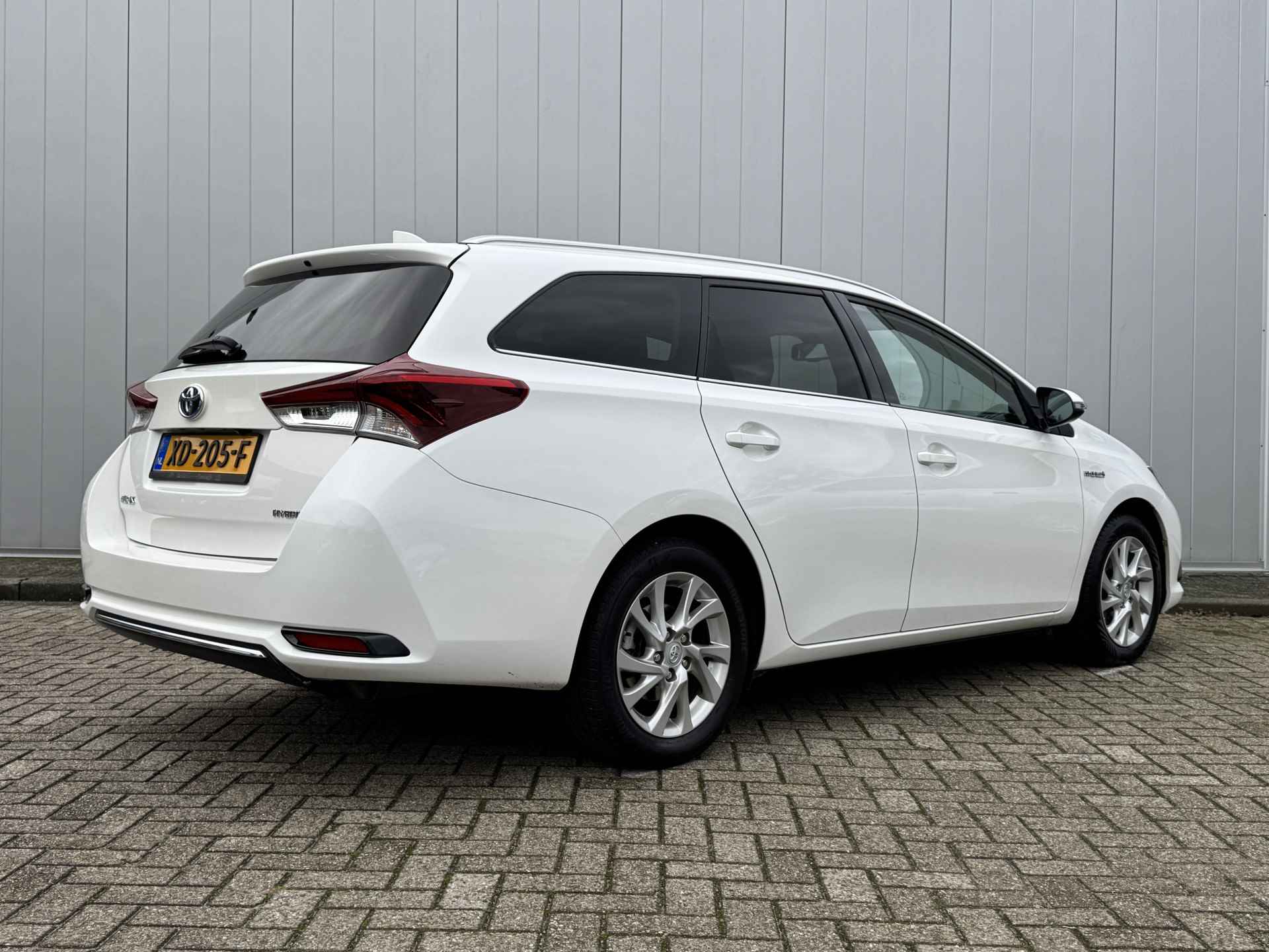 Toyota Auris Touring Sports 1.8 Hybrid Energy Plus Dealer Onderhouden Navi Clima Cruise - 4/24