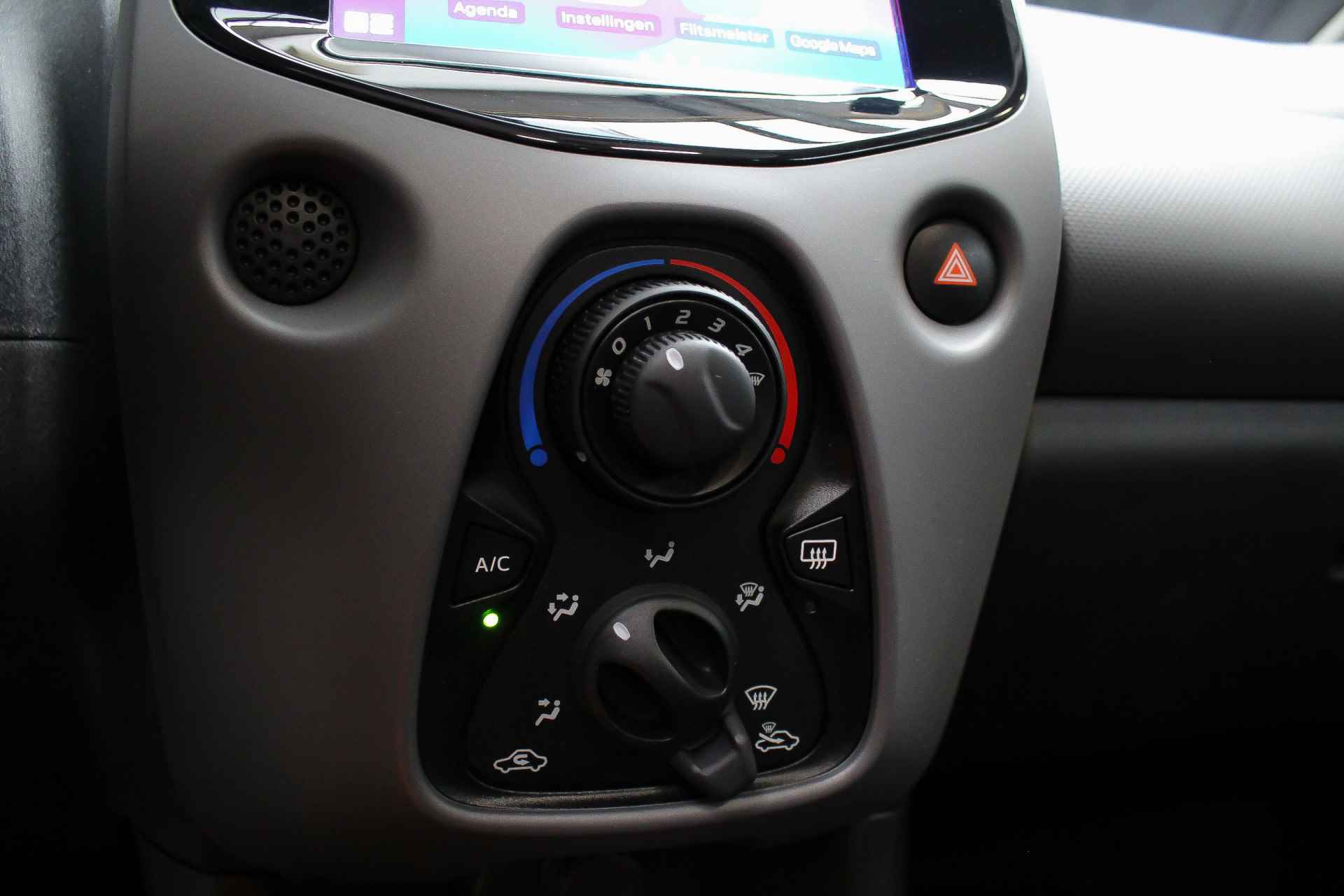 Peugeot 108 1.0 72pk e-VTi Active TOP! |cabriolet|Apple Carplay & Android Auto|schuifdak|parkeer camera|LED-dagrijverlichting|15"| - 13/29