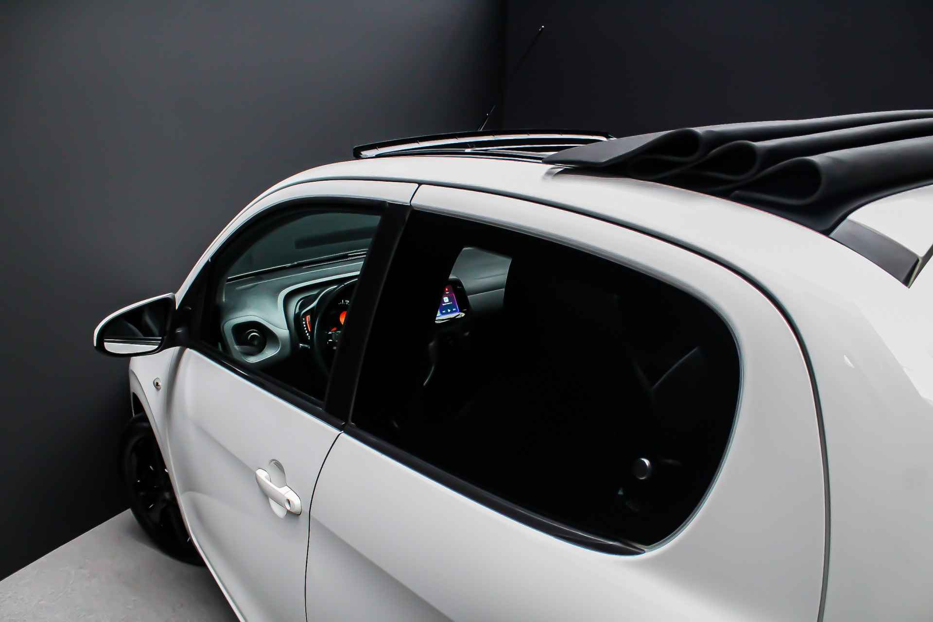 Peugeot 108 1.0 72pk e-VTi Active TOP! |cabriolet|Apple Carplay & Android Auto|schuifdak|parkeer camera|LED-dagrijverlichting|15"| - 29/29