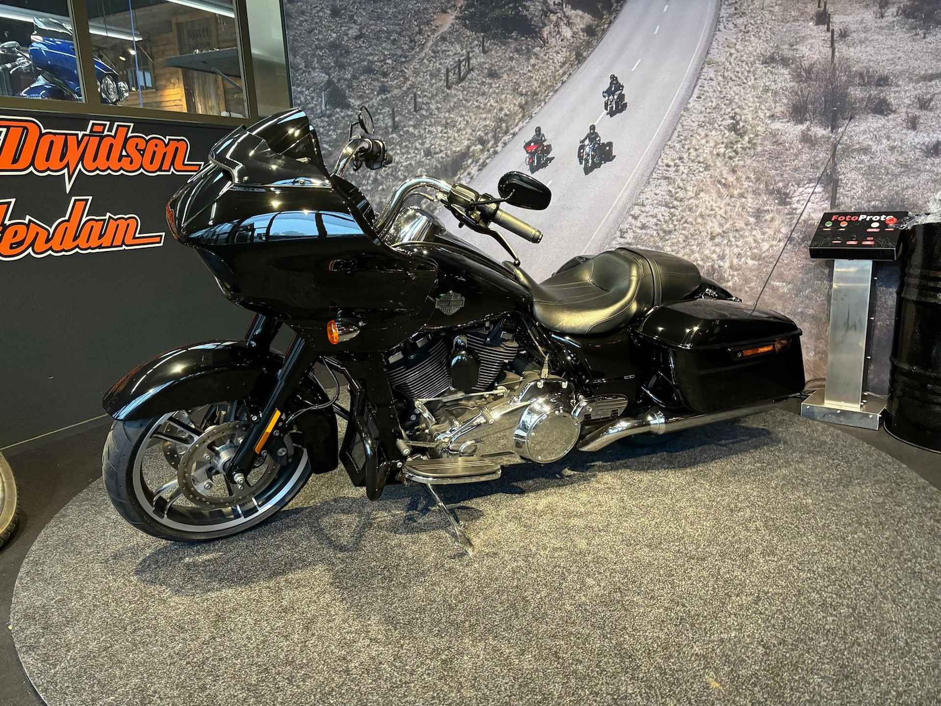 Harley-Davidson FLTRXS ROAD GLIDE SPECIAL 107 - 3/9