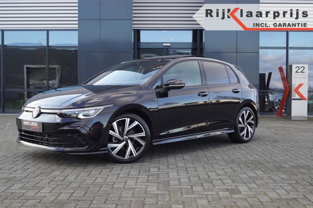 VOLKSWAGEN Golf 1.5 TSI DSG R-Line 150pk Panodak/ Camera /ACC/ Black style