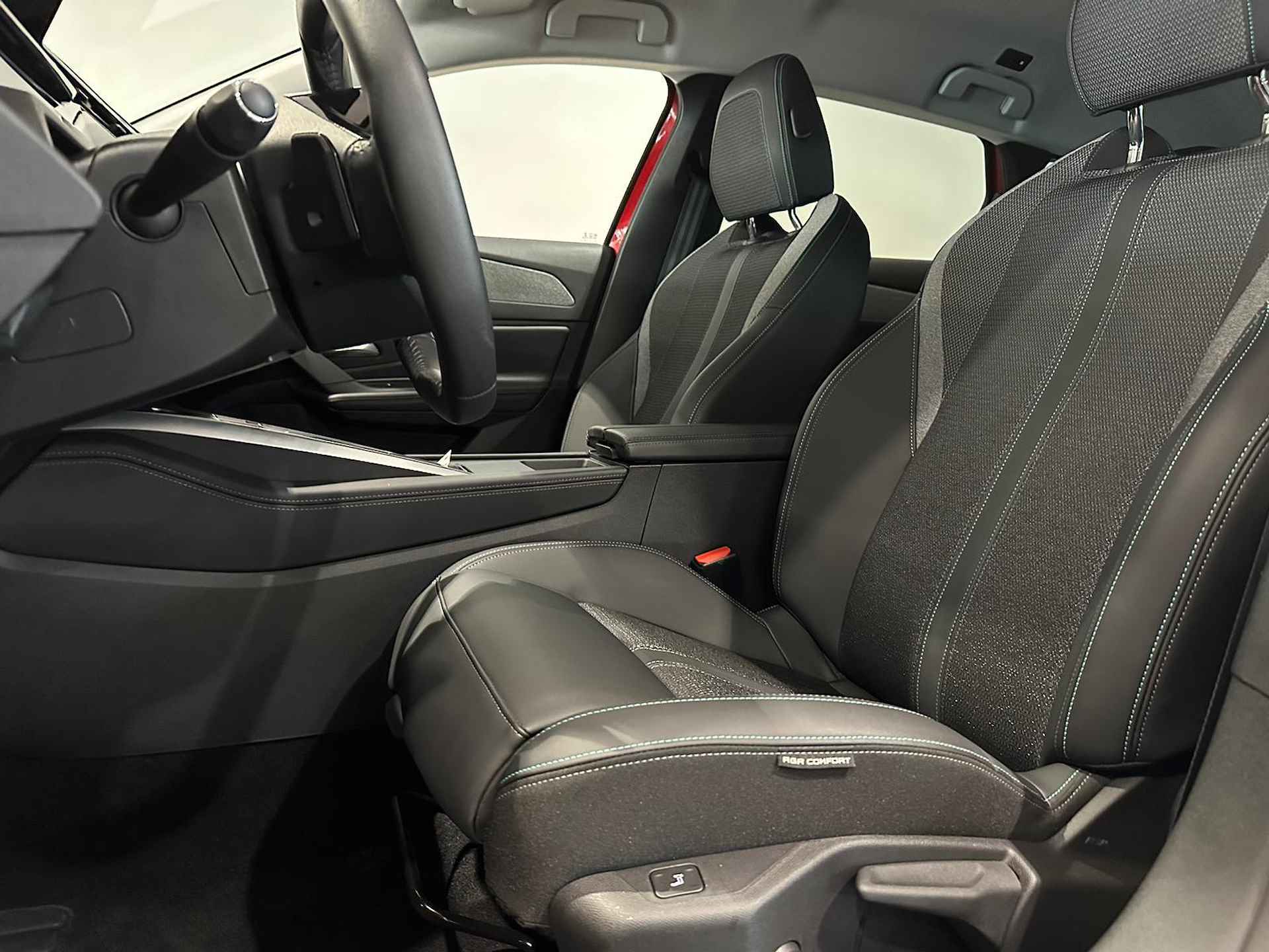 Peugeot 308 SW Allure Pack Business 1.2 PureTech 130pk EAT8 AUTOMAAT NAVI | AGR-STOEL | ADAPTIVE CRUISE | 360° CAMERA | STOEL+ VOORRUITVERW. | KEYLESS ENTRY | LED KOPLAMPEN | DAB+ - 15/80