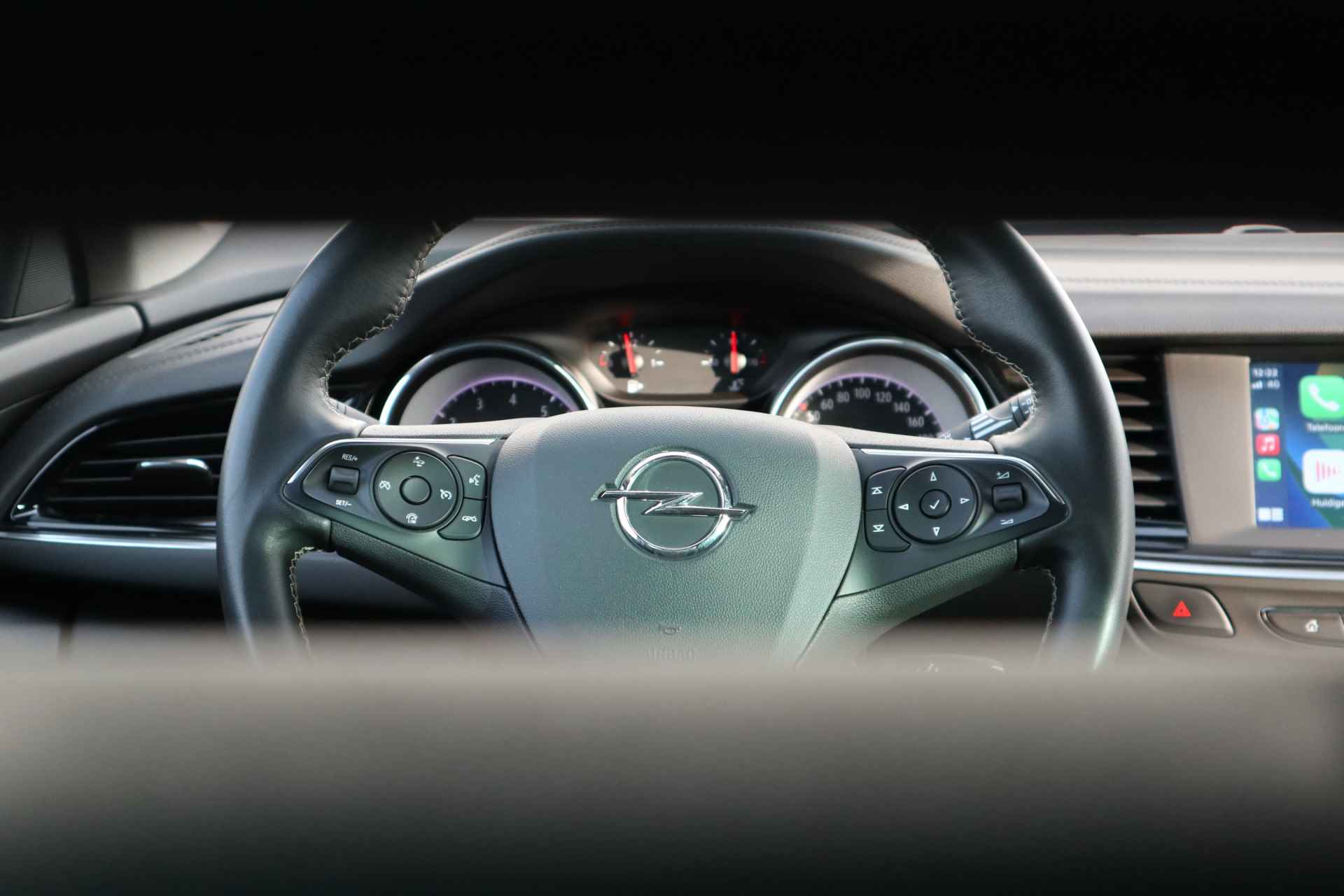 Opel Insignia Sports Tourer 1.5 Turbo Business Executive NL Auto/ Carplay/ Half Leder/ Trekhaak/ Cruise/ Navi/ ECC/ PDC/ - 29/32