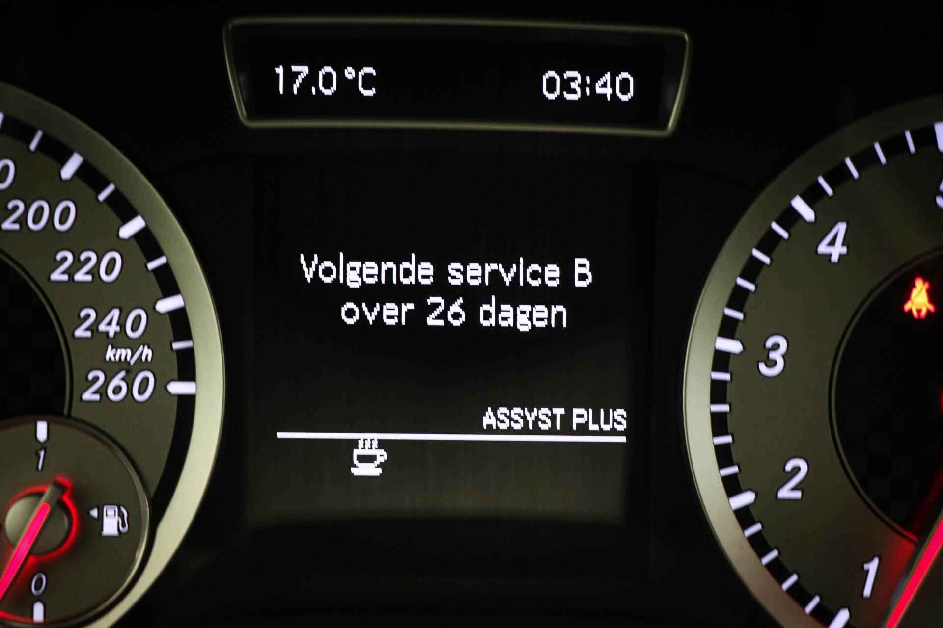 Mercedes-Benz A-klasse 180 Ambition | LICHT & ZICHT / SPIEGEL / URBAN- PACK | NAVIGATIE | STOELVERWARMING - 35/51