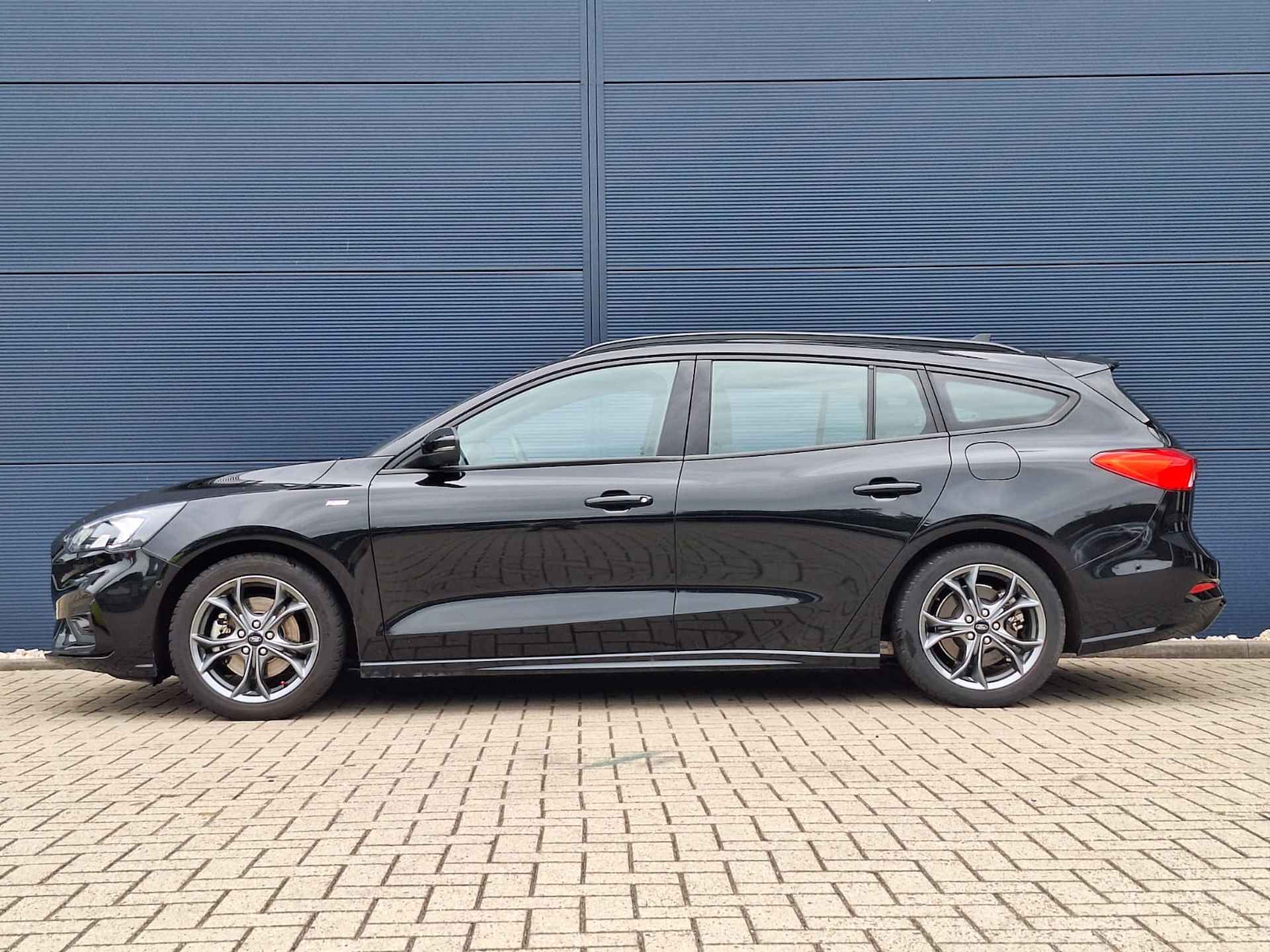 FORD Focus Wagon 1.0 EcoBoost 125pk ST-Line Business | Adaptieve Cruise | Stoel & Stuurverwarming | Navigatie | Camera - 2/36