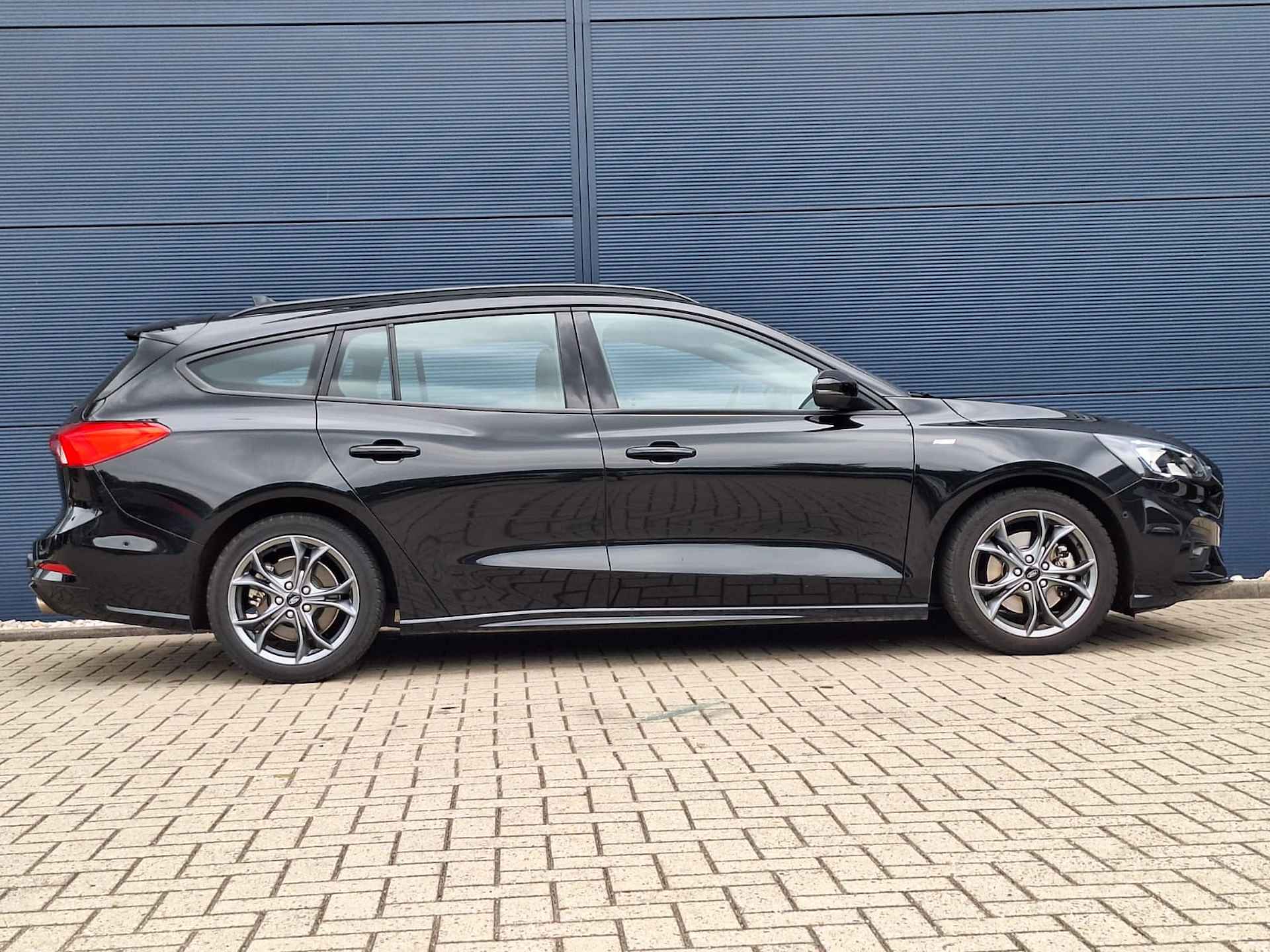 FORD Focus Wagon 1.0 EcoBoost 125pk ST-Line Business | Adaptieve Cruise | Stoel & Stuurverwarming | Navigatie | Camera - 8/36