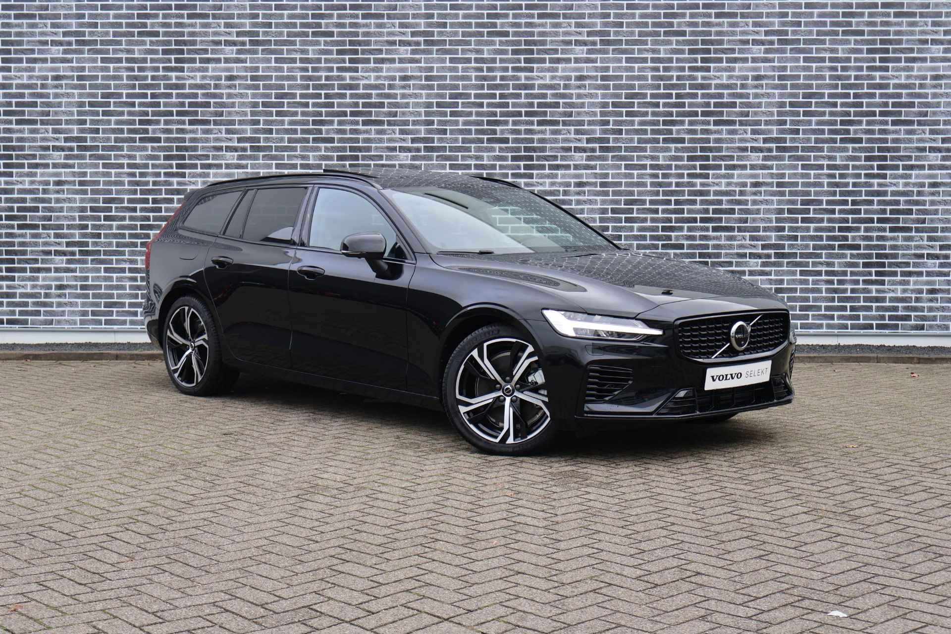 Volvo V60 2.0 T8 Recharge AWD Ultimate Bright | Panoramadak | Rondomzicht camera | Adaptieve Cruise Control - 3/29