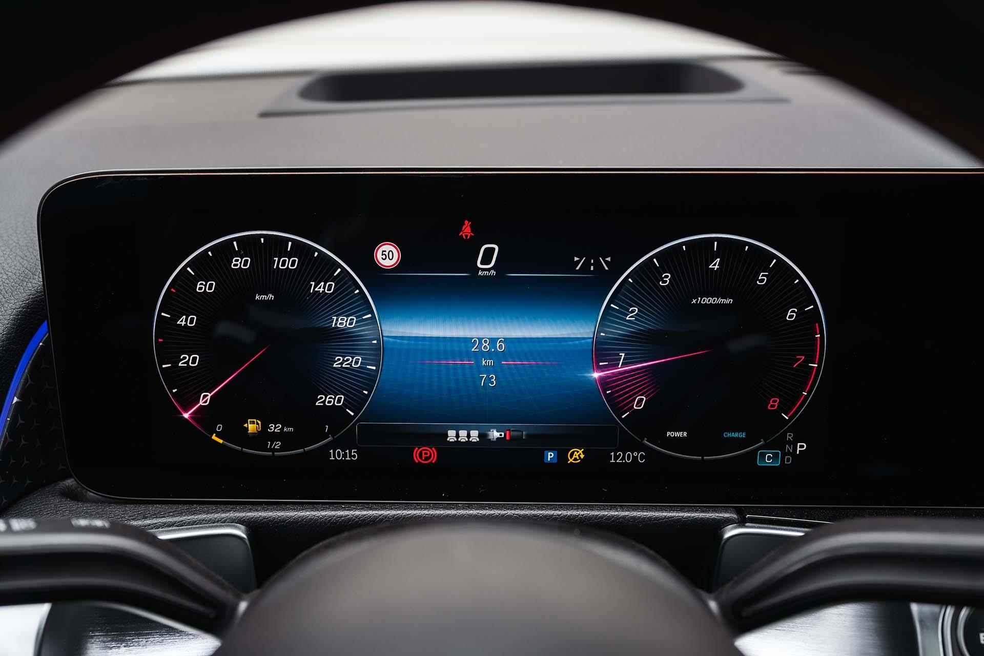 Mercedes-Benz GLB 200 AMG Line 20 inch lm velgen | Panoramadak | memory | Head up display - 18/31