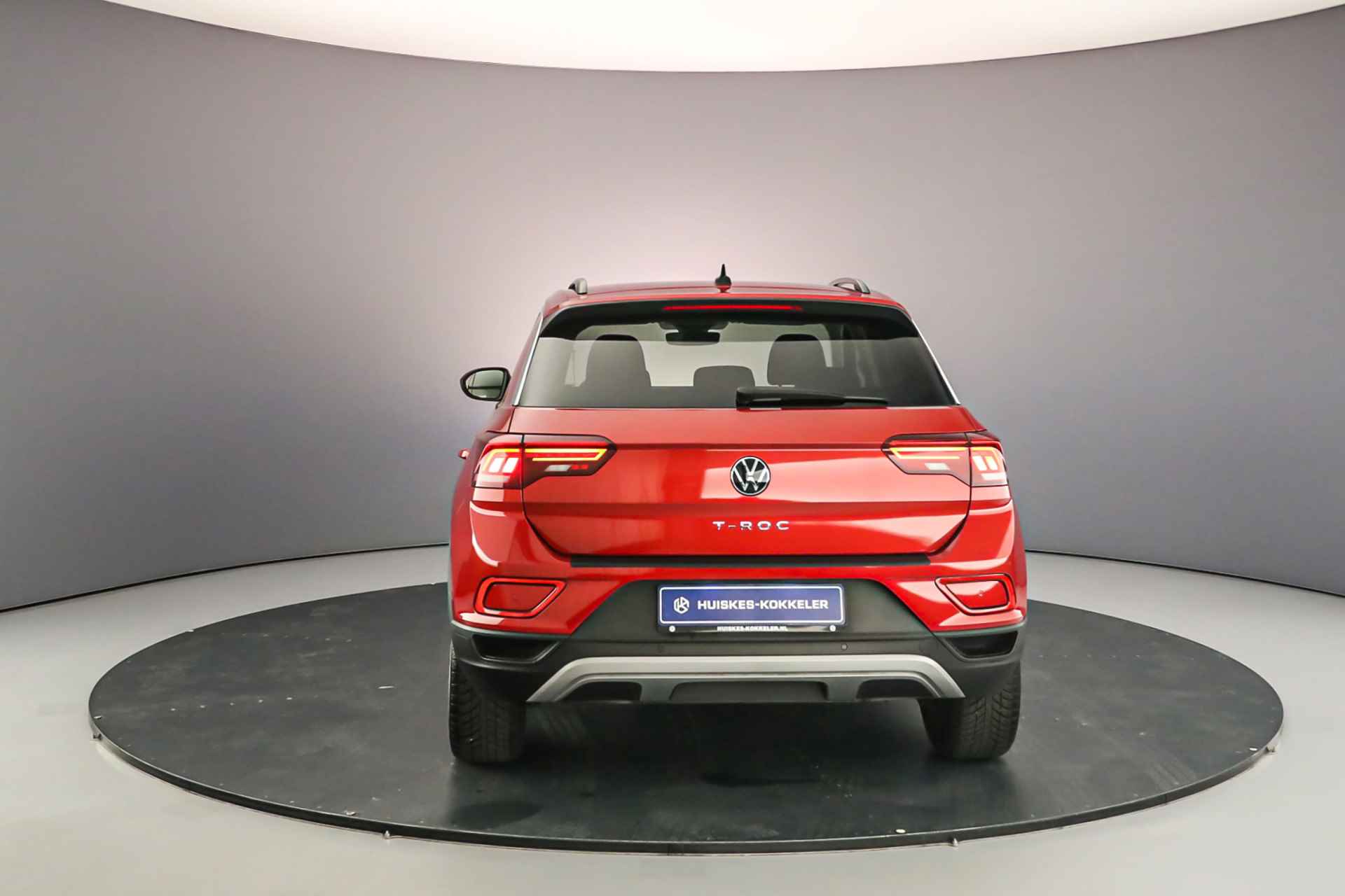 Volkswagen T-Roc Life 1.0 TSI 110pk Achteruitrijcamera, Adaptive cruise control, DAB, Airco, Parkeersensoren, App connect, LED verlichting, Parkeer assistent - 10/38