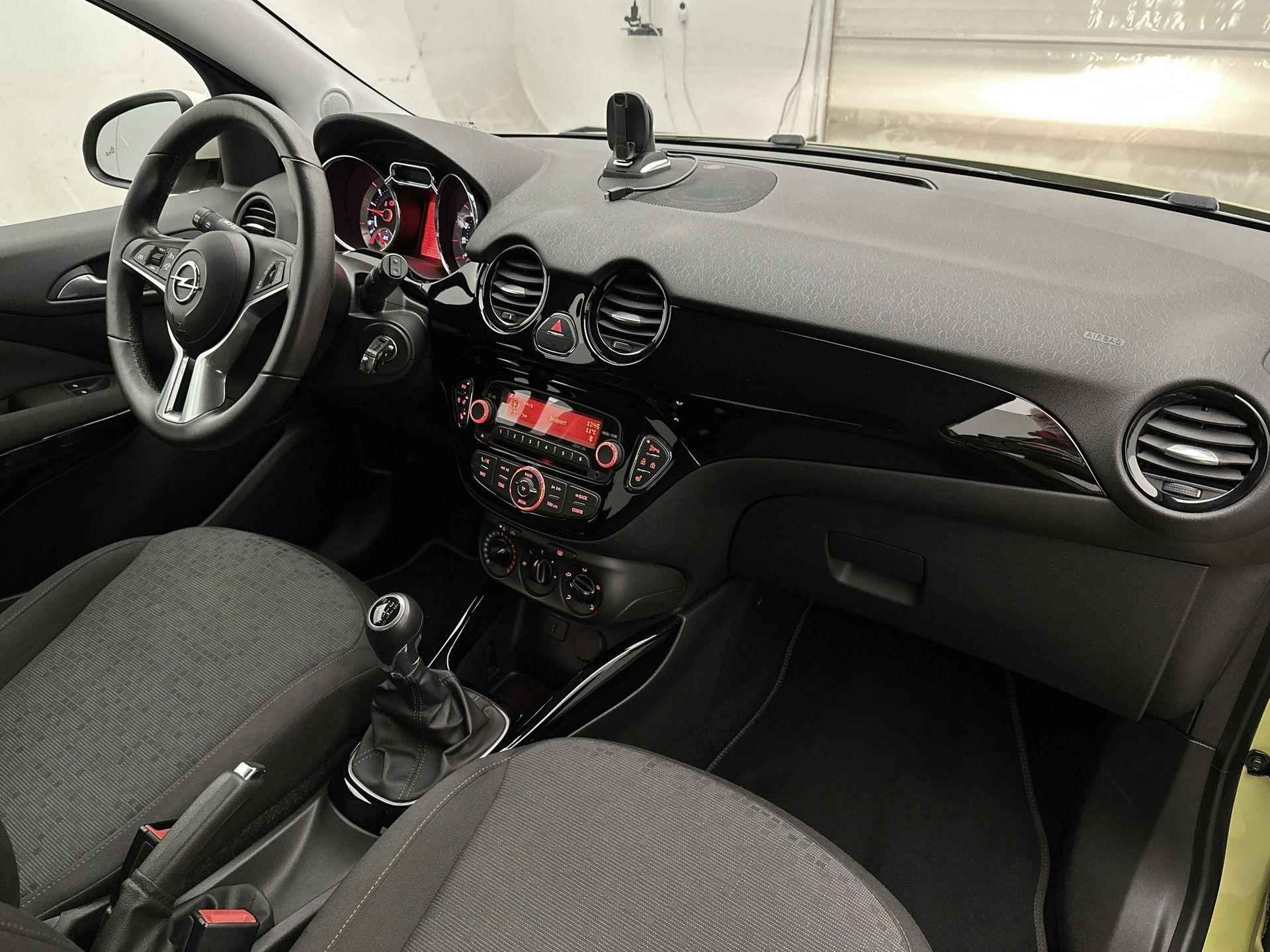 Opel ADAM Jam Favourite 90 pk | Navigatie | Parkeersensoren Voor en Achter | Airco | Cruise Control | Voorstoelen Verwarmd | Lederen Stuurwiel Verwarmd | Dodehoek Detectie | Start/Stop Systeem | 16" Lichtmetalen Velgen | Apple Carplay/Android Auto | - 14/37