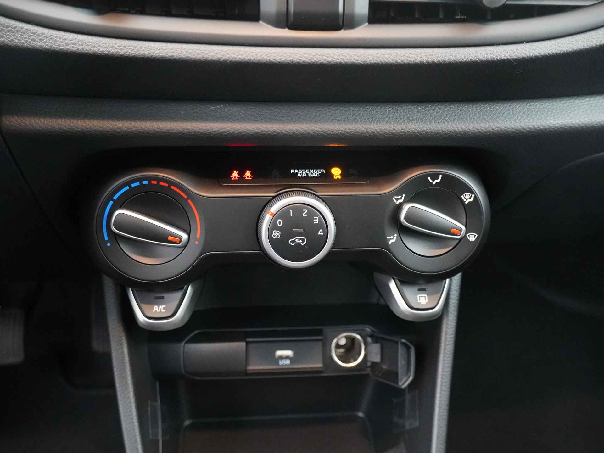 Kia Picanto 1.0 DPi DynamicLine - Cruise Control - Airco - Achteruitrijcamera - Apple CarPlay/Android Auto - Fabrieksgarantie tot 2031 - Meerdere kleuren uit voorraad leverbaar! - 27/40