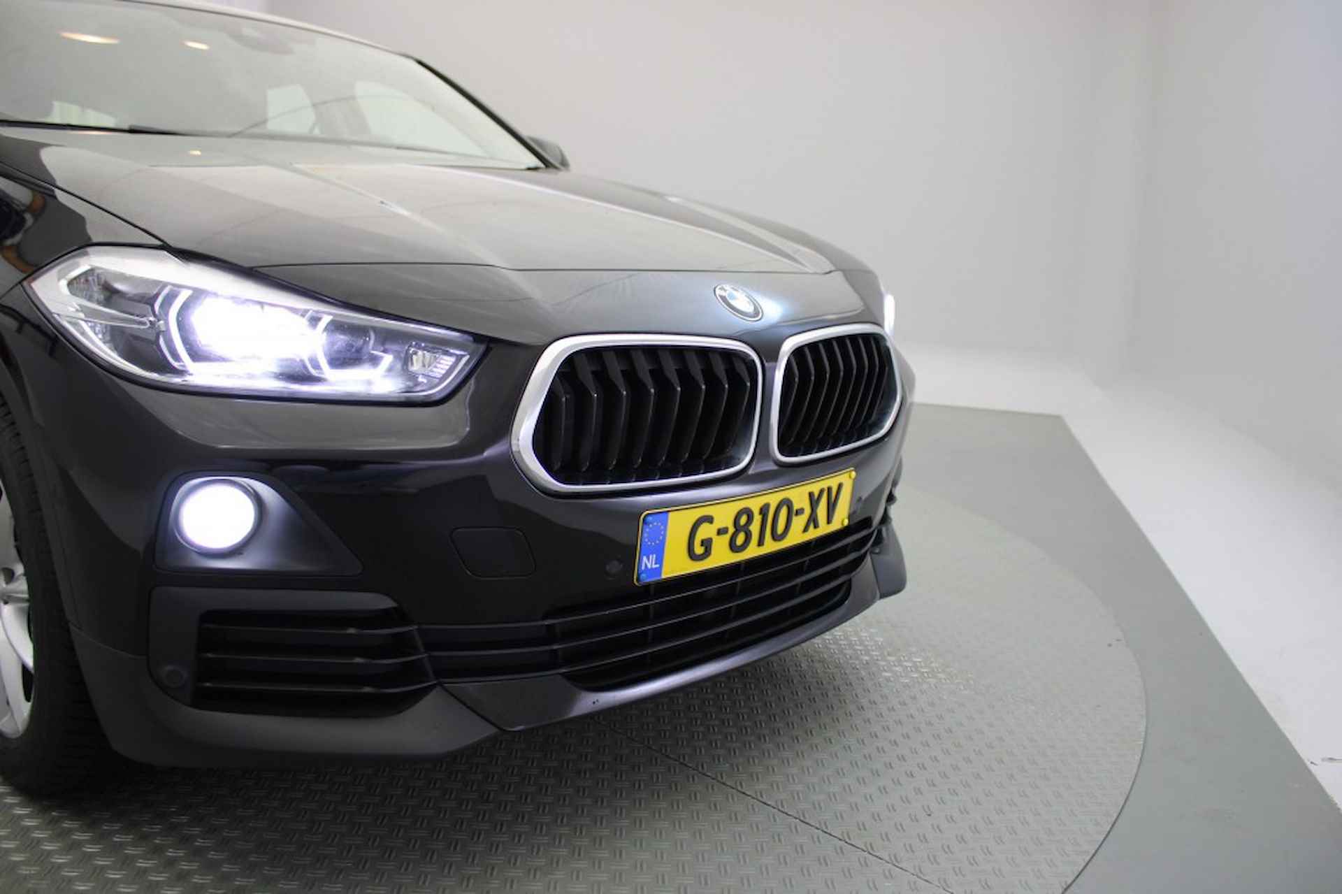 BMW X2 sDrive18d Executive Edition - Camera, Navi, Xenon - 26/31