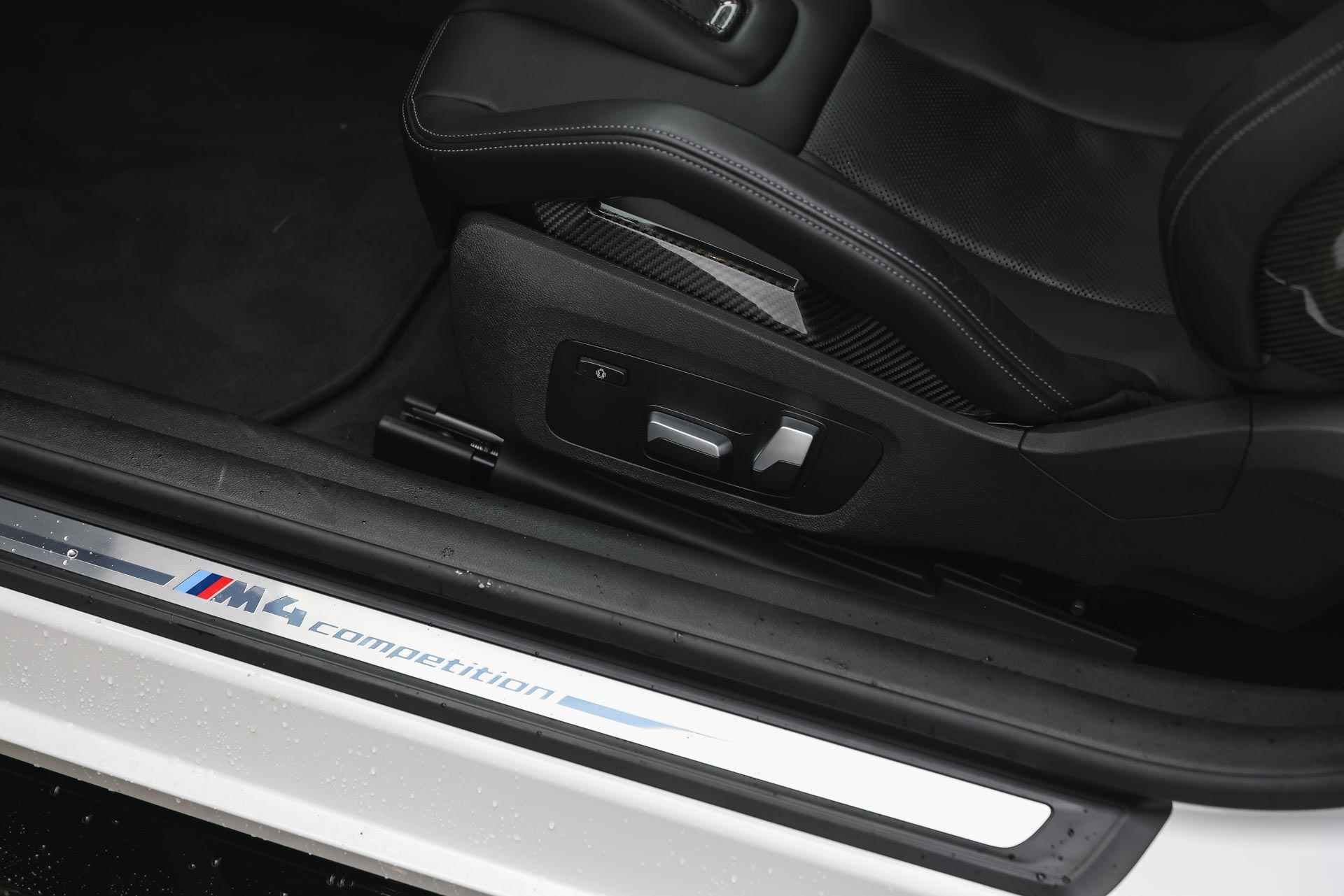 BMW 4 Serie Coupé M4 Competition High Executive Automaat / M Carbon kuipstoelen / Adaptief M Onderstel / M Carbon-keramisch remmen / Laserlight / Driving Assistant Professional / Gesture Control - 15/46