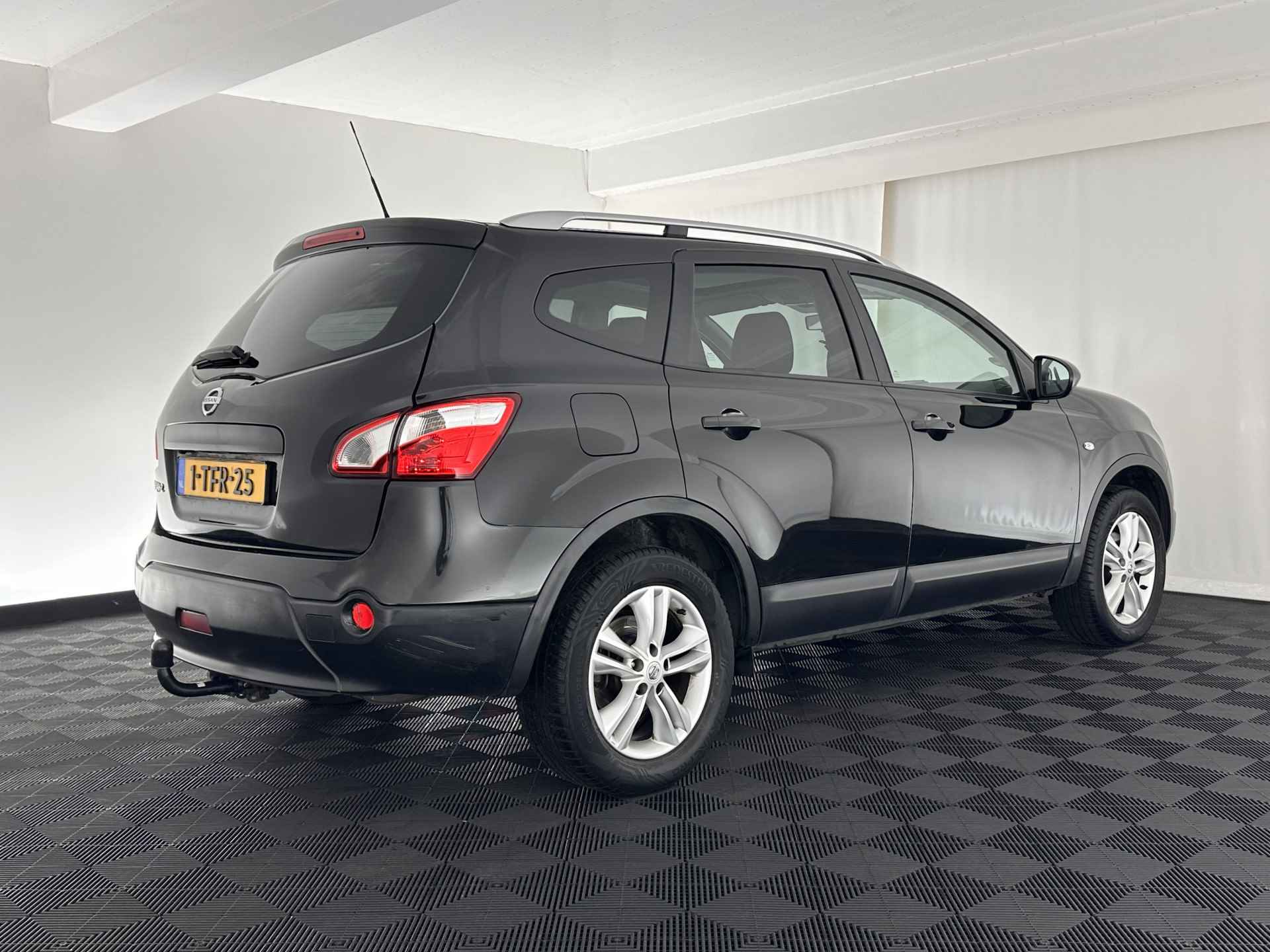 Nissan QASHQAI+2 1.6 Connect Edition [ 7-Pers. ] *PANO | NAVI-FULLMAP | CAMERA | ECC | PDC | CRUISE | TOWBAR | 17"ALU* - 6/35