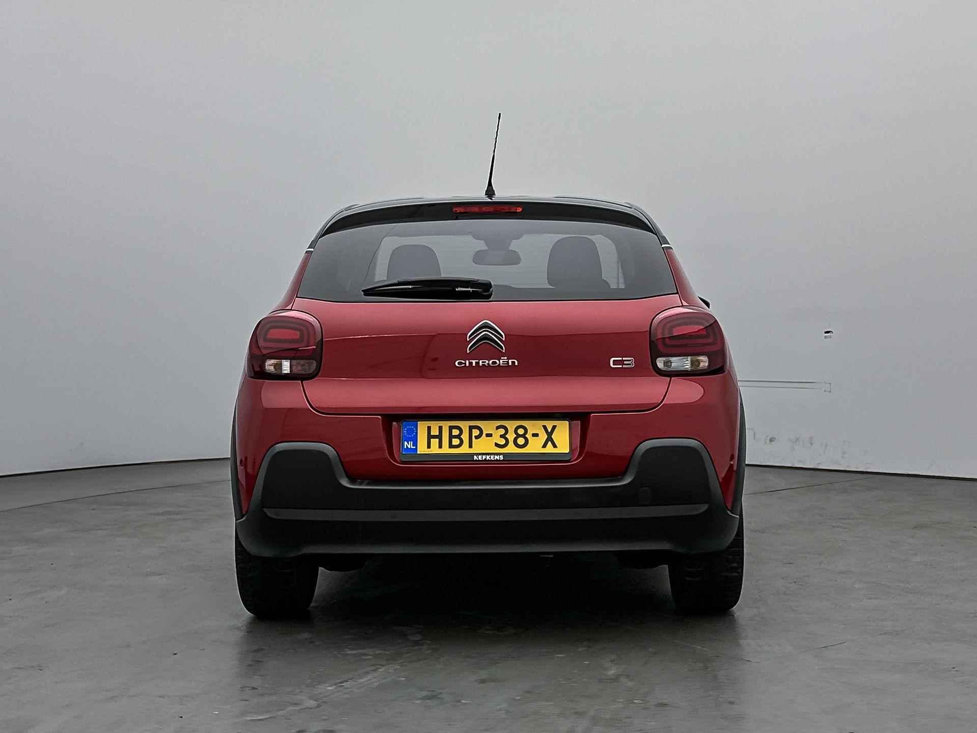 Citroen C3 Shine 110 pk Automaat | Navigatie | Achteruitrijcamera | Parkeersensoren Voor en Achter | Comfortstoelen | LED Dagrijverlichting | Dodehoek Detectie | Lederen Stuurwiel en Versnellingspook | Climate Control | Cruise Control | 16" Lichtmetalen Velgen | Apple Carplay/Android Auto | - 7/32