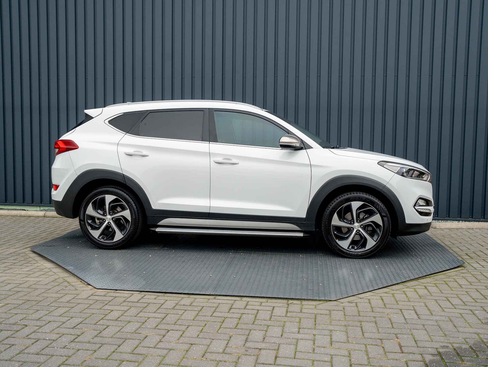 Hyundai Tucson 1.6 GDi Comfort | Leder | Stoelverwarming | Xenon | Camera | PDC V&A | Prijs Rijklaar!! - 22/42